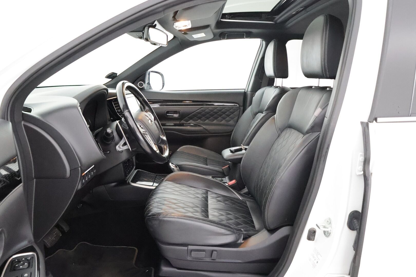 Mitsubishi Outlander PHEV 2019 Business X 4WD 5P - Juuri huollettu 120tkm iso huolto / Facelift / 2 x vanteet - HULLUT AVAJAISHULINAT KORKOTARJOUS 3,29 %