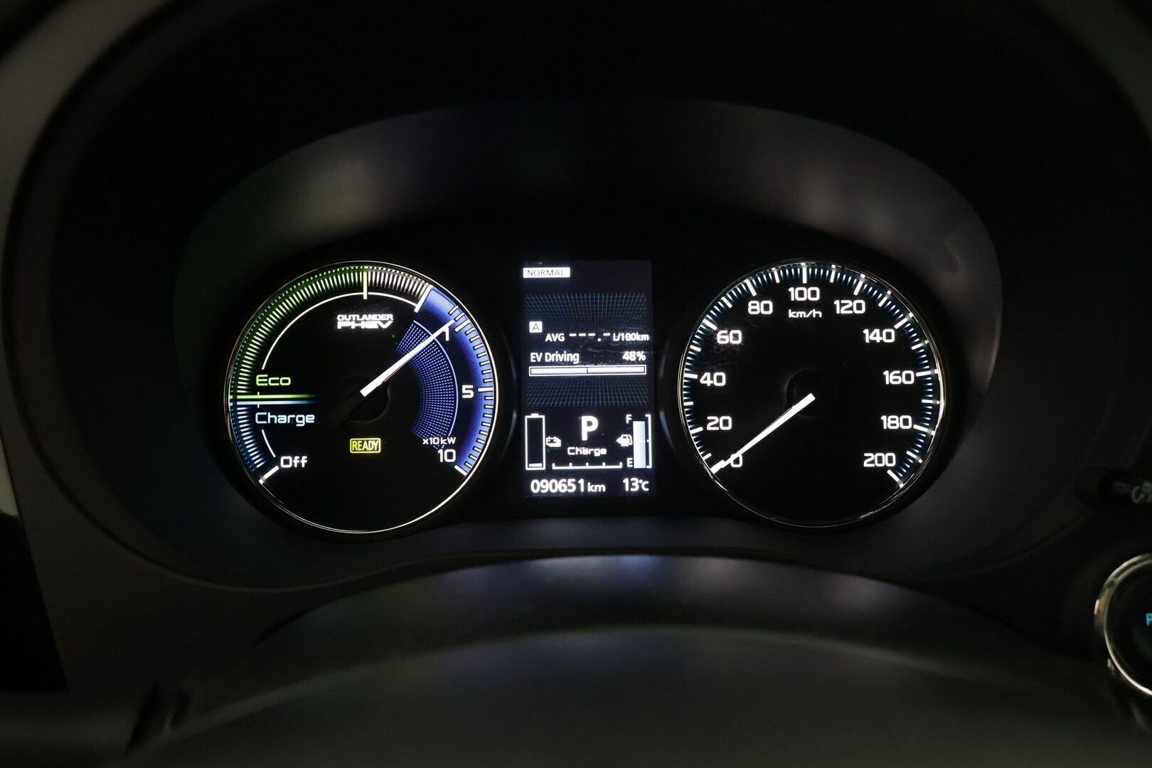 Mitsubishi Outlander PHEV 2019 Business X 4WD 5P - Juuri huollettu 120tkm iso huolto / Facelift / 2 x vanteet - HULLUT AVAJAISHULINAT KORKOTARJOUS 3,29 %