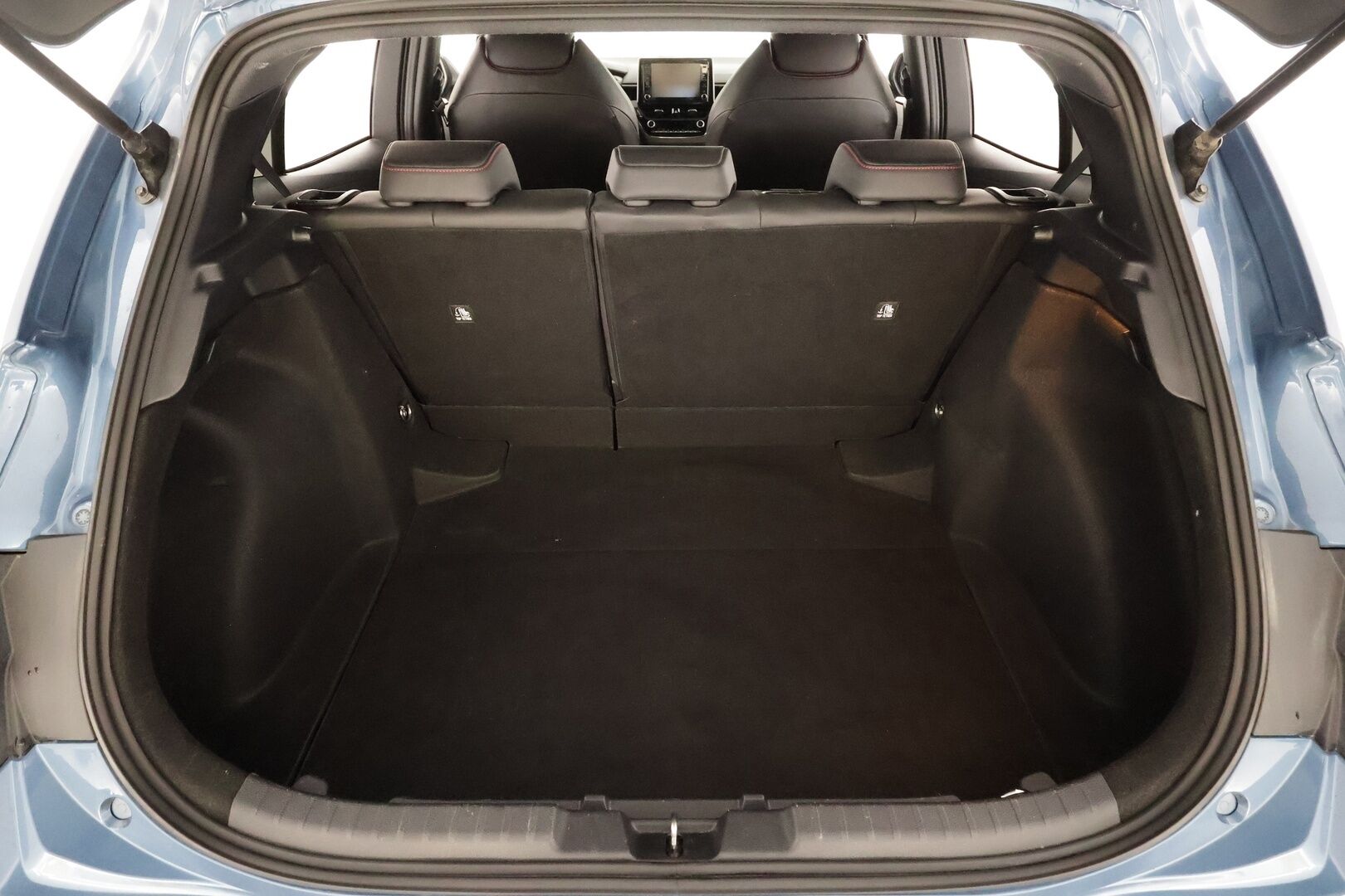 Toyota Corolla 2020 Hatchback 1,8 Hybrid Style * ACC / Lohko+SIsä / Sporttipenkit / P.kamera / LED / Navi / Keyless / Ratinlämmitin * - Suomi-auto / Kahdet renkaat aluvanteilla / Merkkihuollettu / Juuri katsastettu ja huollettu