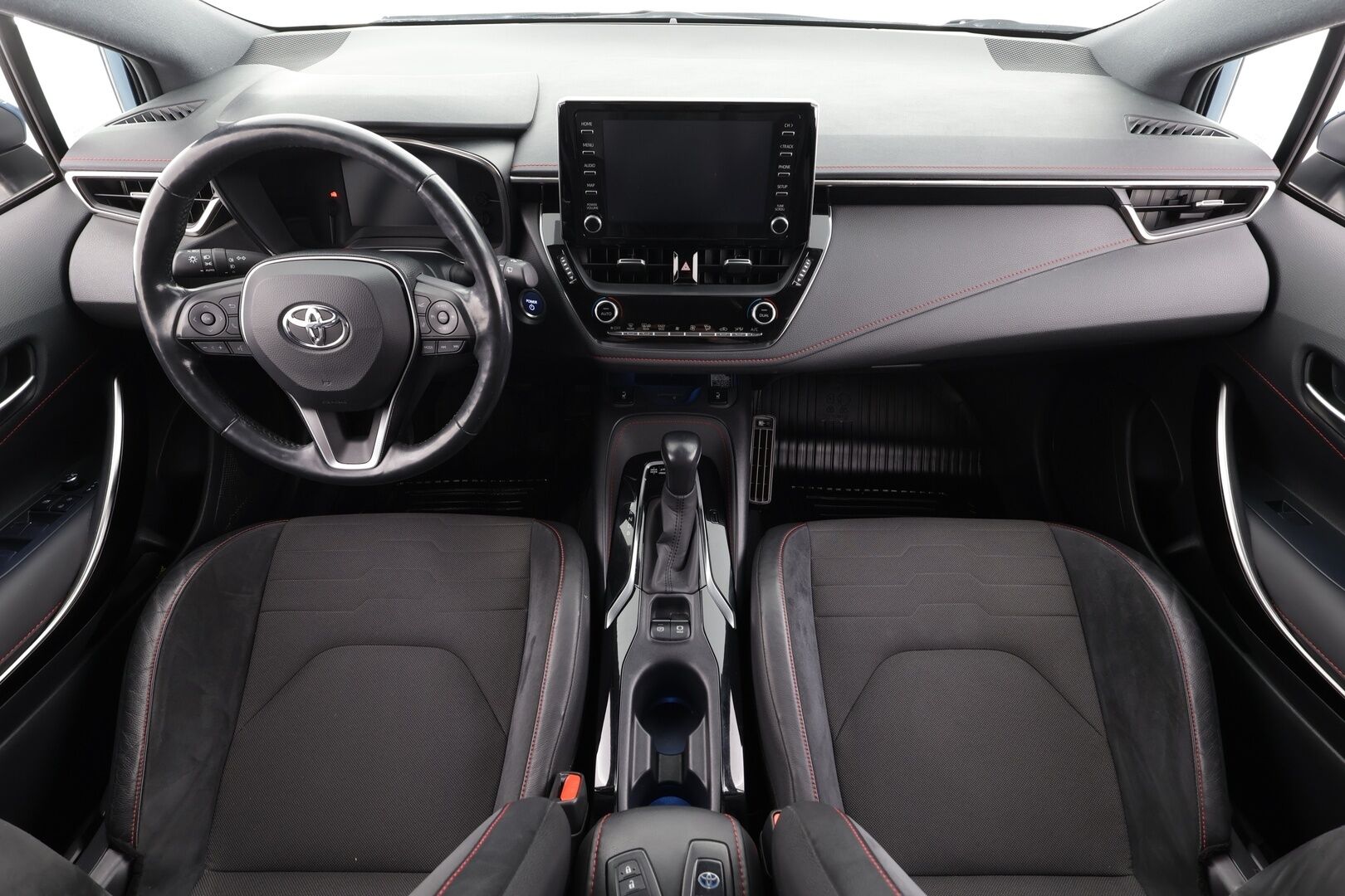 Toyota Corolla 2020 Hatchback 1,8 Hybrid Style * ACC / Lohko+SIsä / Sporttipenkit / P.kamera / LED / Navi / Keyless / Ratinlämmitin * - Suomi-auto / Kahdet renkaat aluvanteilla / Merkkihuollettu / Juuri katsastettu ja huollettu