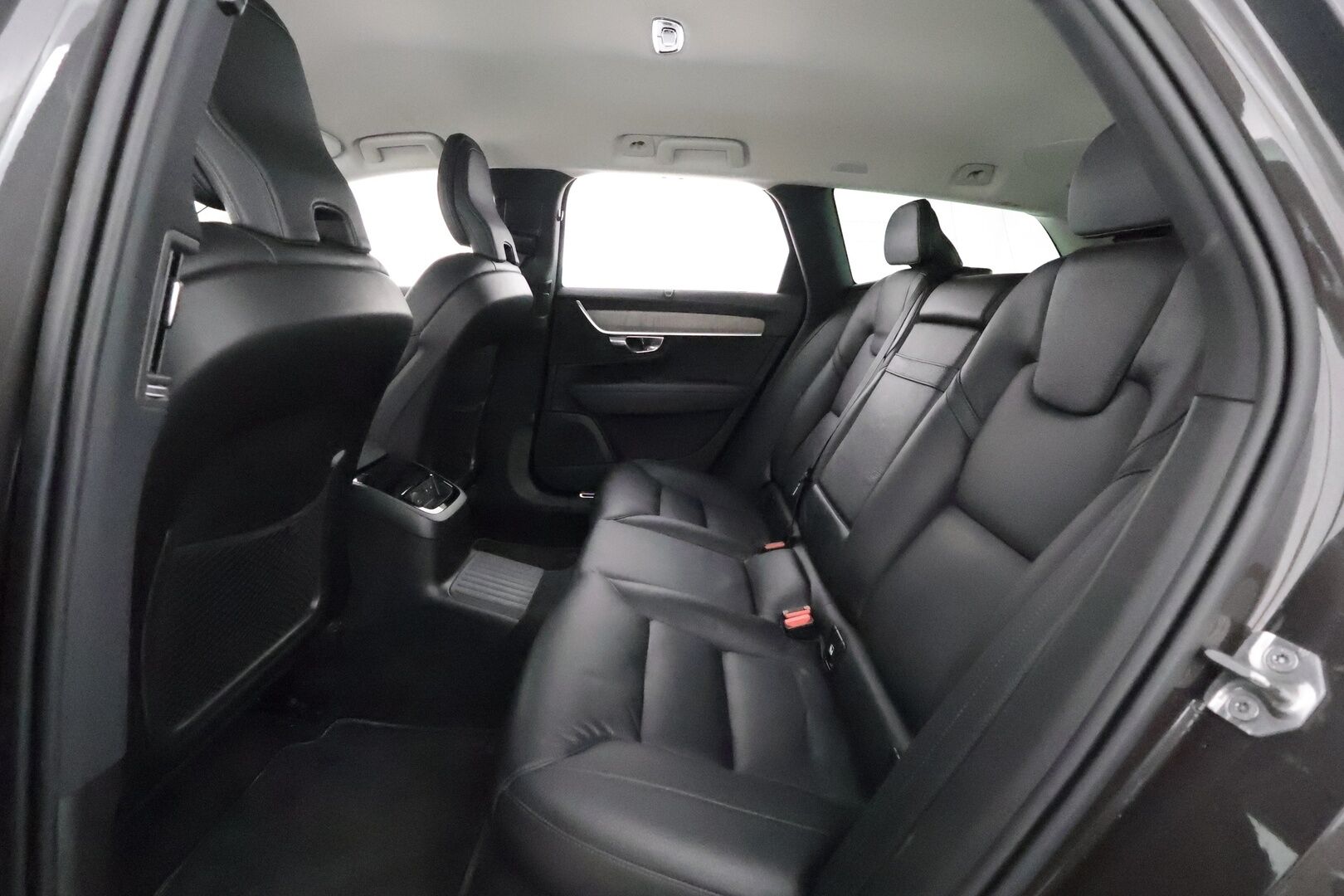 Volvo V90 2021 T6 TwE AWD Business Inscription aut **HarmanKardon / PA-lämmitin / Muistipenkit / Adapt. vakkari / P.kamera / Keyless** - 3,99 % KORKOTARJOUS TÄHÄN AUTOON - 