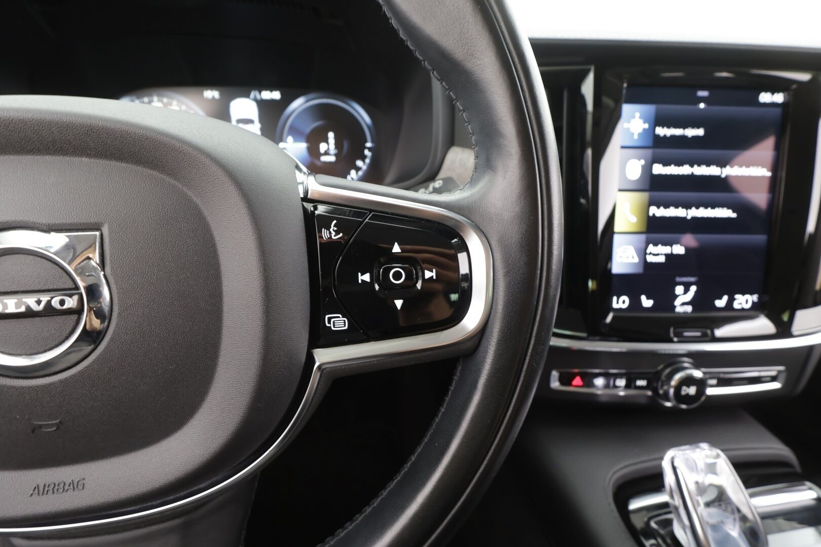 Volvo V90 2021 T6 TwE AWD Business Inscription aut - | Webasto | H&K | ACC | Full-LED | P.Kamera | Sporttinahat Muistilla | Navi | Kaistavahti | Katveavustin | Digimittaristo | Keyless | Suomi-auto | 2x Latauskaapelit | Kahdet renkaat |