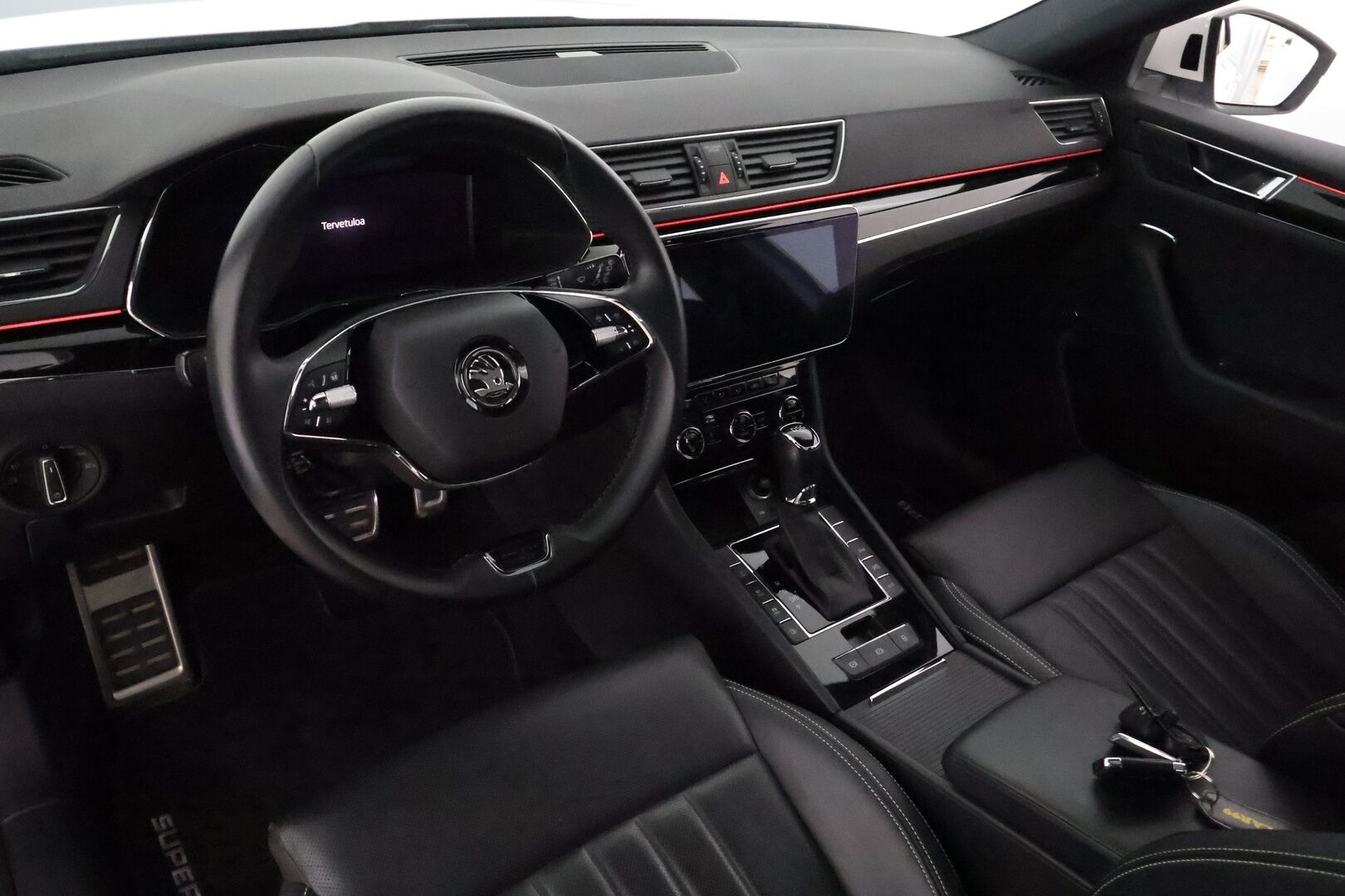 Skoda Superb 2021 Combi 1,4TSI PHEV L&K iV DSG **Panorama / Canton / Koukku / ACC / Matrix-LED / 360° / Hierova&Ilmastoitu Muistipenkki** - Webasto / Suomi-auto / 2x Latauskaapelit / Kahdet Renkaat / **HUIPPU VARUSTEILLA**