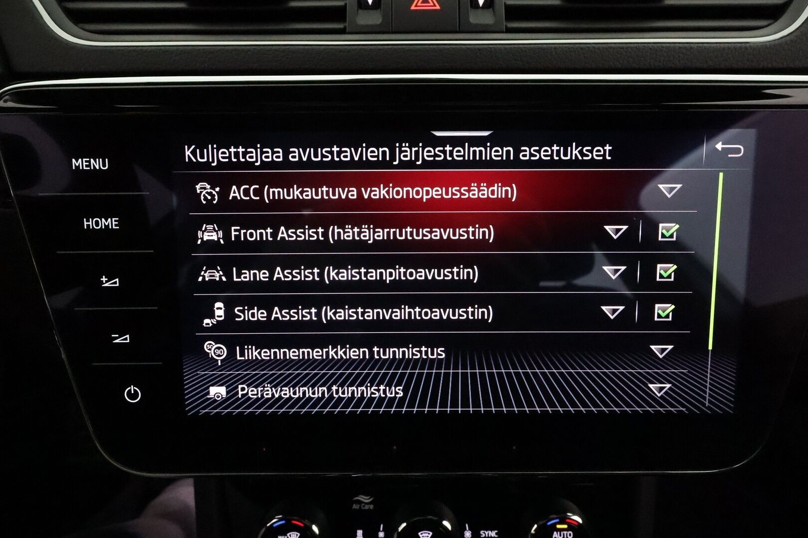 Skoda Superb 2021 Combi 1,4TSI PHEV L&K iV DSG **Panorama / Canton / Koukku / ACC / Matrix-LED / 360° / Hierova&Ilmastoitu Muistipenkki** - Webasto / Suomi-auto / 2x Latauskaapelit / Kahdet Renkaat / **HUIPPU VARUSTEILLA**