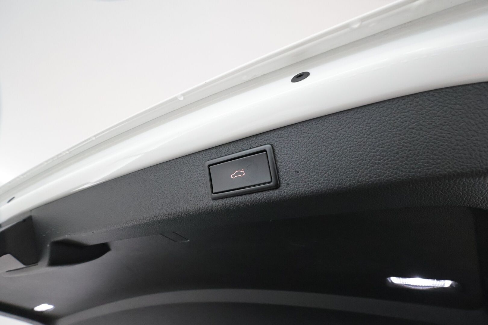 Skoda Superb 2021 Combi 1,4TSI PHEV L&K iV DSG **Panorama / Canton / Koukku / ACC / Matrix-LED / 360° / Hierova&Ilmastoitu Muistipenkki** - Webasto / Suomi-auto / 2x Latauskaapelit / Kahdet Renkaat / **HUIPPU VARUSTEILLA**