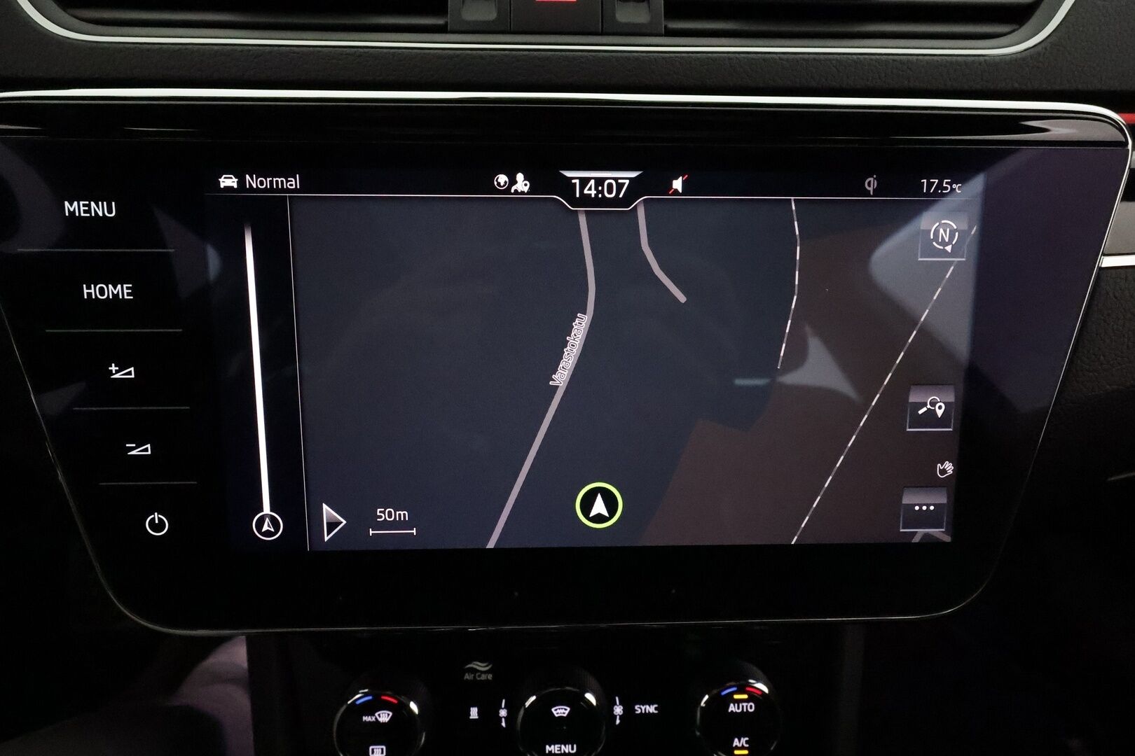 Skoda Superb 2021 Combi 1,4TSI PHEV L&K iV DSG **Panorama / Canton / Koukku / ACC / Matrix-LED / 360° / Hierova&Ilmastoitu Muistipenkki** - Webasto / Suomi-auto / 2x Latauskaapelit / Kahdet Renkaat / **HUIPPU VARUSTEILLA**