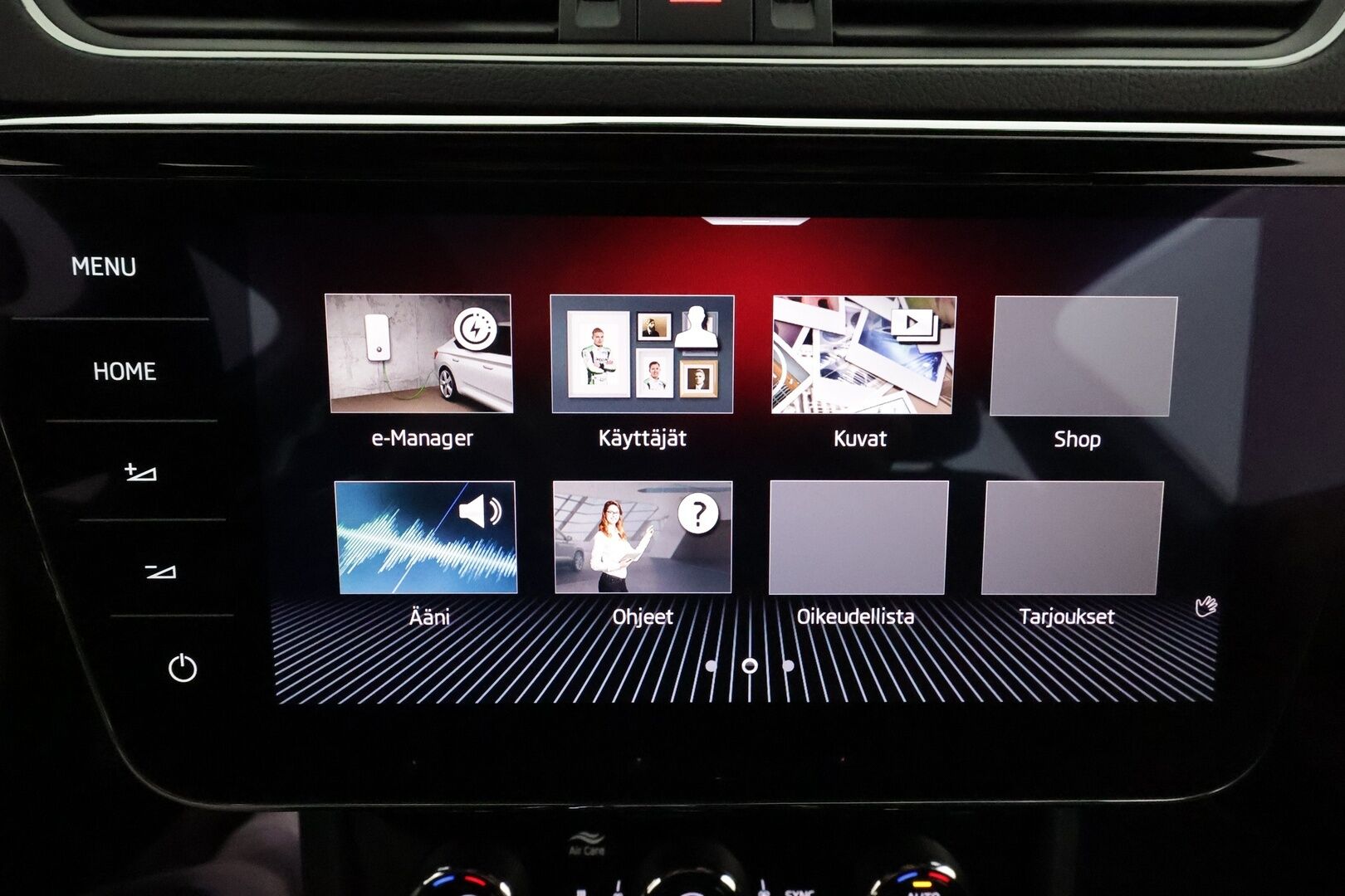 Skoda Superb 2021 Combi 1,4TSI PHEV L&K iV DSG **Panorama / Canton / Koukku / ACC / Matrix-LED / 360° / Hierova&Ilmastoitu Muistipenkki** - Webasto / Suomi-auto / 2x Latauskaapelit / Kahdet Renkaat / **HUIPPU VARUSTEILLA**