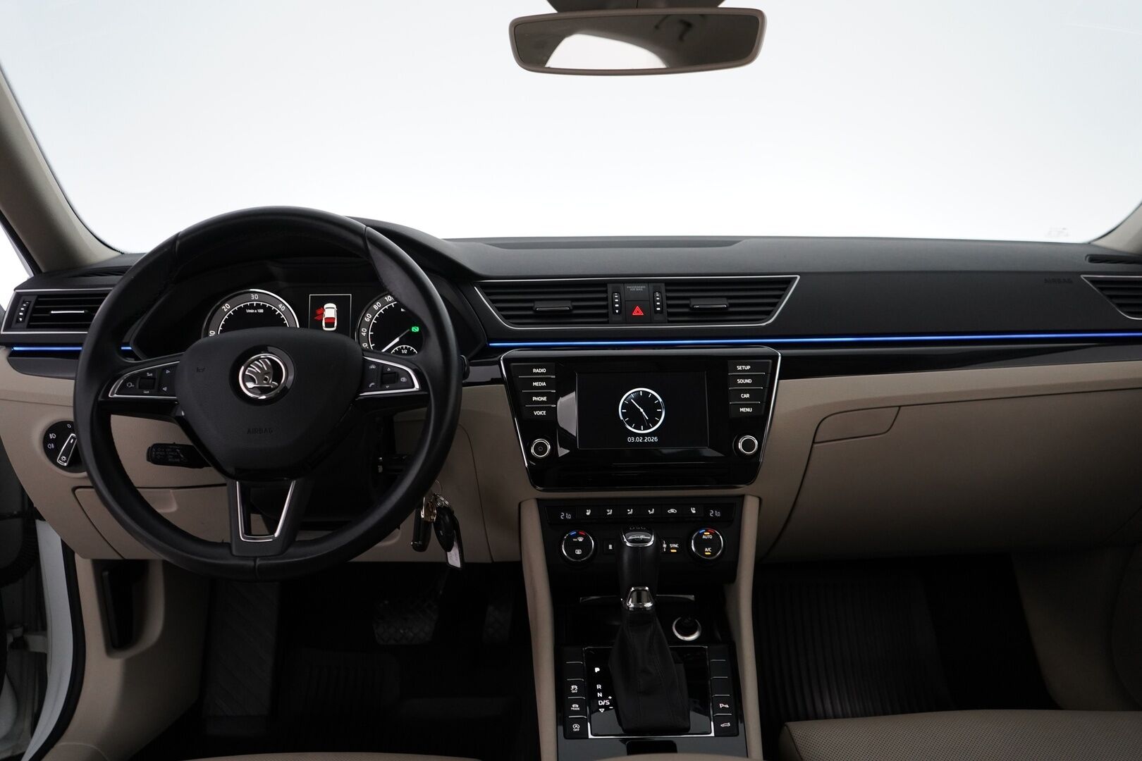 Skoda Superb 2016 2,0 TDI 190 4x4 L&K DSG Autom. *Ilmastoidut penkit muistilla / Webasto / ACC / Koukku / Kamera / Canton* - Kahdet renkaat vanteilla / Fiksut huollot / L&K / Neliveto 