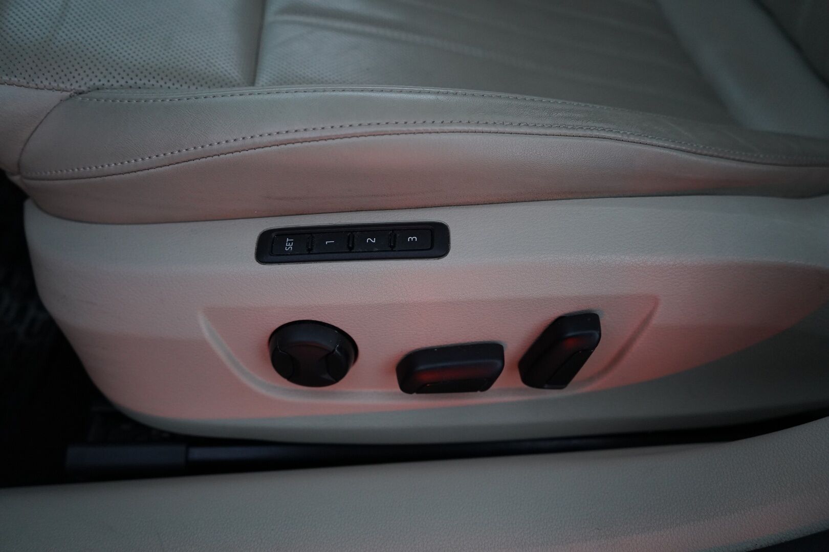 Skoda Superb 2016 2,0 TDI 190 4x4 L&K DSG Autom. *Ilmastoidut penkit muistilla / Webasto / ACC / Koukku / Kamera / Canton* - Kahdet renkaat vanteilla / Juuri katsastettu / L&K / Neliveto - HULLUT AVAJAISHULINAT KORKOTARJOUS 3,29 %