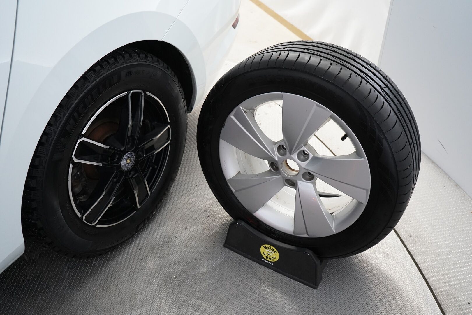 Skoda Superb 2016 2,0 TDI 190 4x4 L&K DSG Autom. *Ilmastoidut penkit muistilla / Webasto / ACC / Koukku / Kamera / Canton* - Kahdet renkaat vanteilla / Juuri katsastettu / L&K / Neliveto - HULLUT AVAJAISHULINAT KORKOTARJOUS 3,29 %