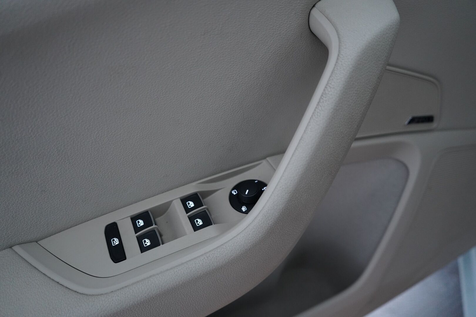 Skoda Superb 2016 2,0 TDI 190 4x4 L&K DSG Autom. *Ilmastoidut penkit muistilla / Webasto / ACC / Koukku / Kamera / Canton* - Kahdet renkaat vanteilla / Juuri katsastettu / L&K / Neliveto - HULLUT AVAJAISHULINAT KORKOTARJOUS 3,29 %