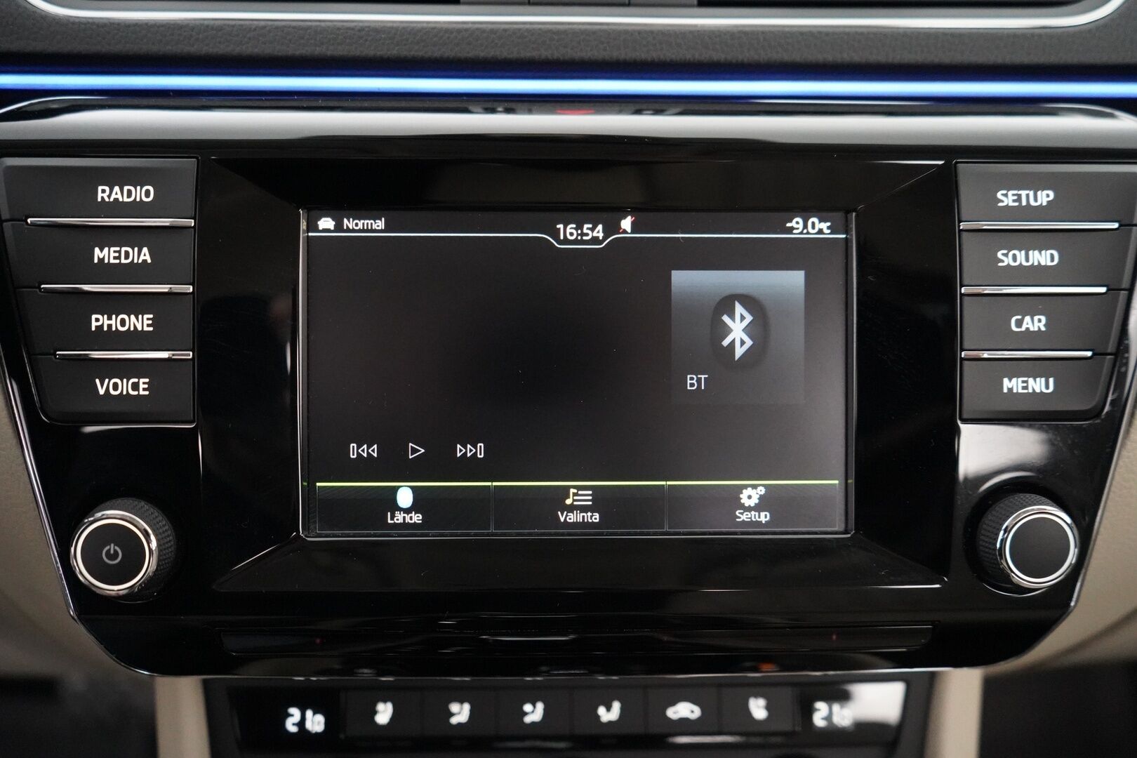 Skoda Superb 2016 2,0 TDI 190 4x4 L&K DSG Autom. *Ilmastoidut penkit muistilla / Webasto / ACC / Koukku / Kamera / Canton* - Kahdet renkaat vanteilla / Juuri katsastettu / L&K / Neliveto - HULLUT AVAJAISHULINAT KORKOTARJOUS 3,29 %