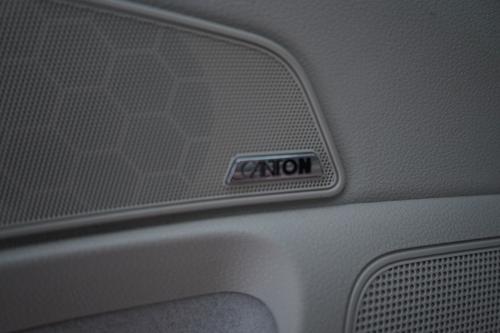 Skoda Superb 2016 2,0 TDI 190 4x4 L&K DSG Autom. *Ilmastoidut penkit muistilla / Webasto / ACC / Koukku / Kamera / Canton* - Kahdet renkaat vanteilla / Fiksut huollot / L&K / Neliveto 