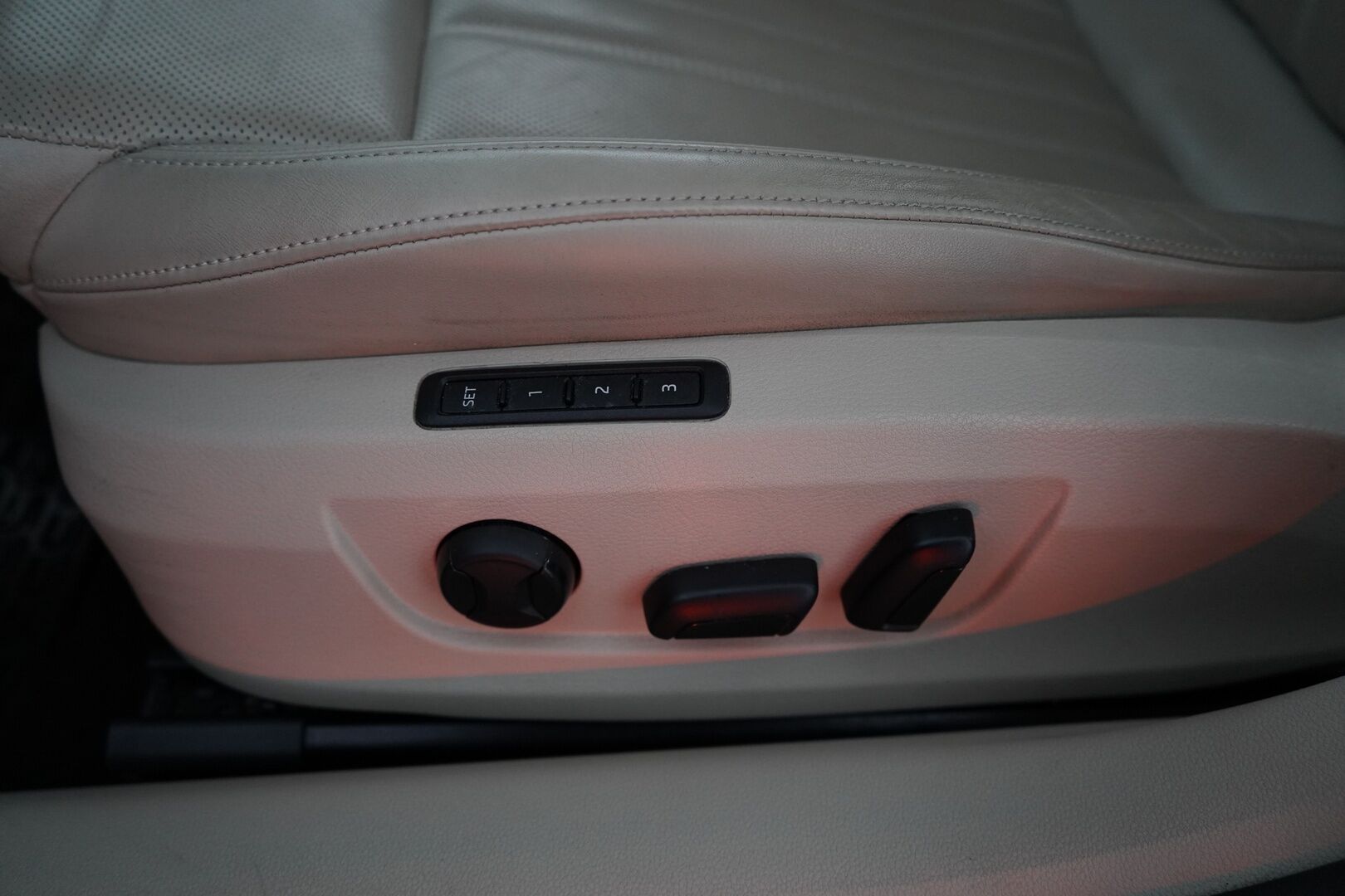 Skoda Superb 2016 2,0 TDI 190 4x4 L&K DSG Autom. *Ilmastoidut penkit muistilla / Webasto / ACC / Koukku / Kamera / Canton* - Kahdet renkaat vanteilla / Juuri katsastettu / L&K / Neliveto - HULLUT AVAJAISHULINAT KORKOTARJOUS 3,29 %