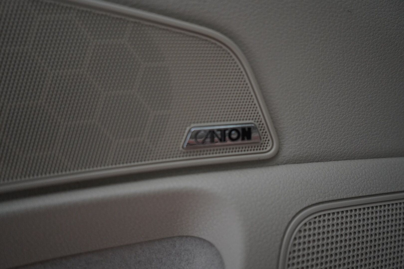 Skoda Superb 2016 2,0 TDI 190 4x4 L&K DSG Autom. *Ilmastoidut penkit muistilla / Webasto / ACC / Koukku / Kamera / Canton* - Kahdet renkaat vanteilla / Fiksut huollot / L&K / Neliveto 