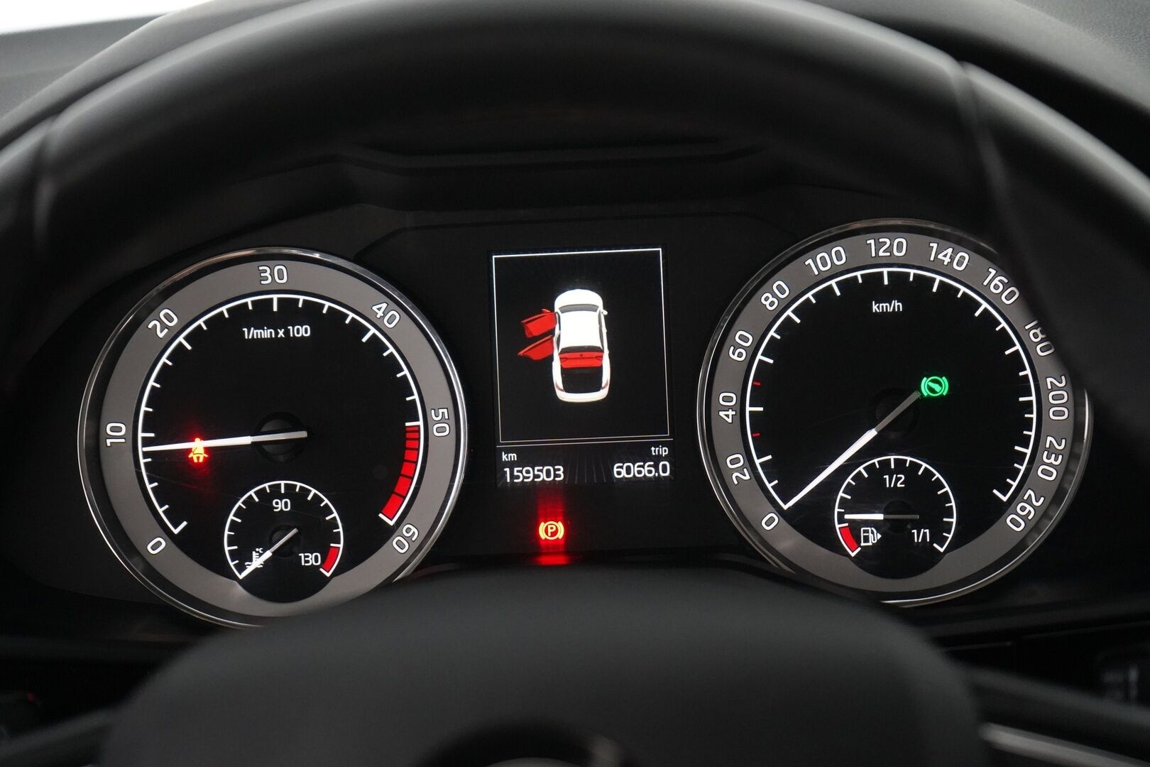 Skoda Superb 2016 2,0 TDI 190 4x4 L&K DSG Autom. *Ilmastoidut penkit muistilla / Webasto / ACC / Koukku / Kamera / Canton* - Kahdet renkaat vanteilla / Fiksut huollot / L&K / Neliveto 