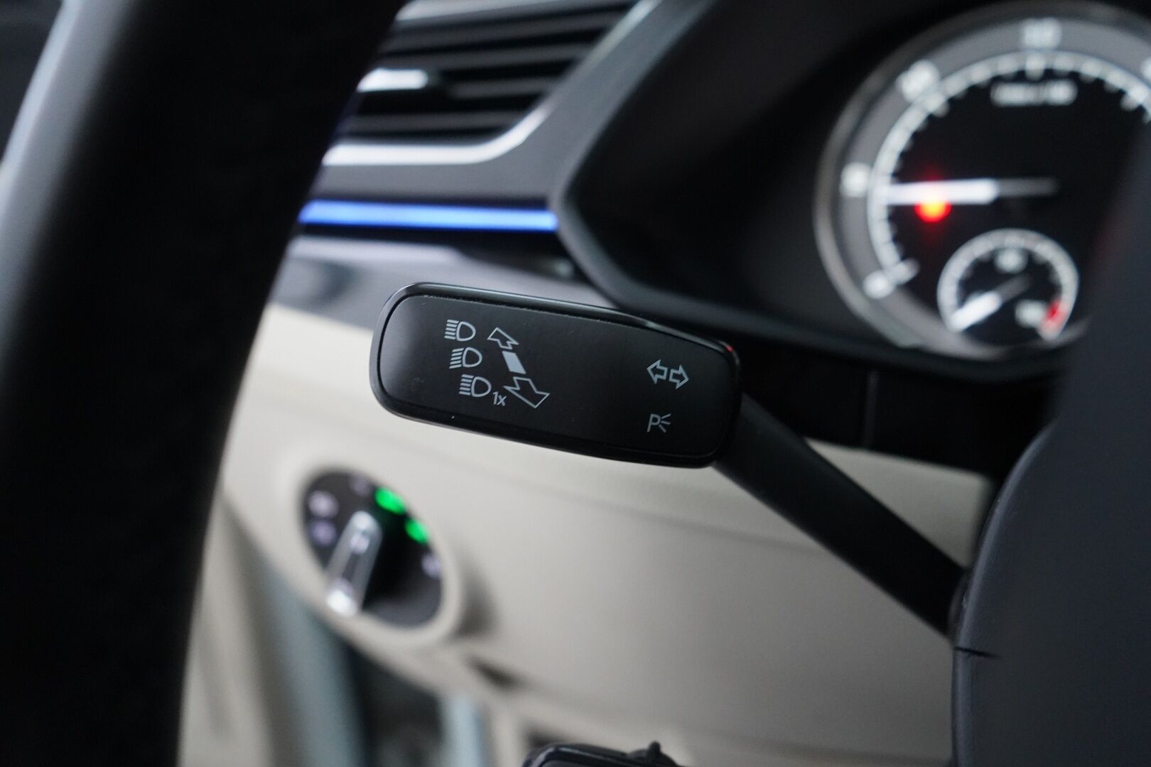 Skoda Superb 2016 2,0 TDI 190 4x4 L&K DSG Autom. *Ilmastoidut penkit muistilla / Webasto / ACC / Koukku / Kamera / Canton* - Kahdet renkaat vanteilla / Juuri katsastettu / L&K / Neliveto - HULLUT AVAJAISHULINAT KORKOTARJOUS 3,29 %