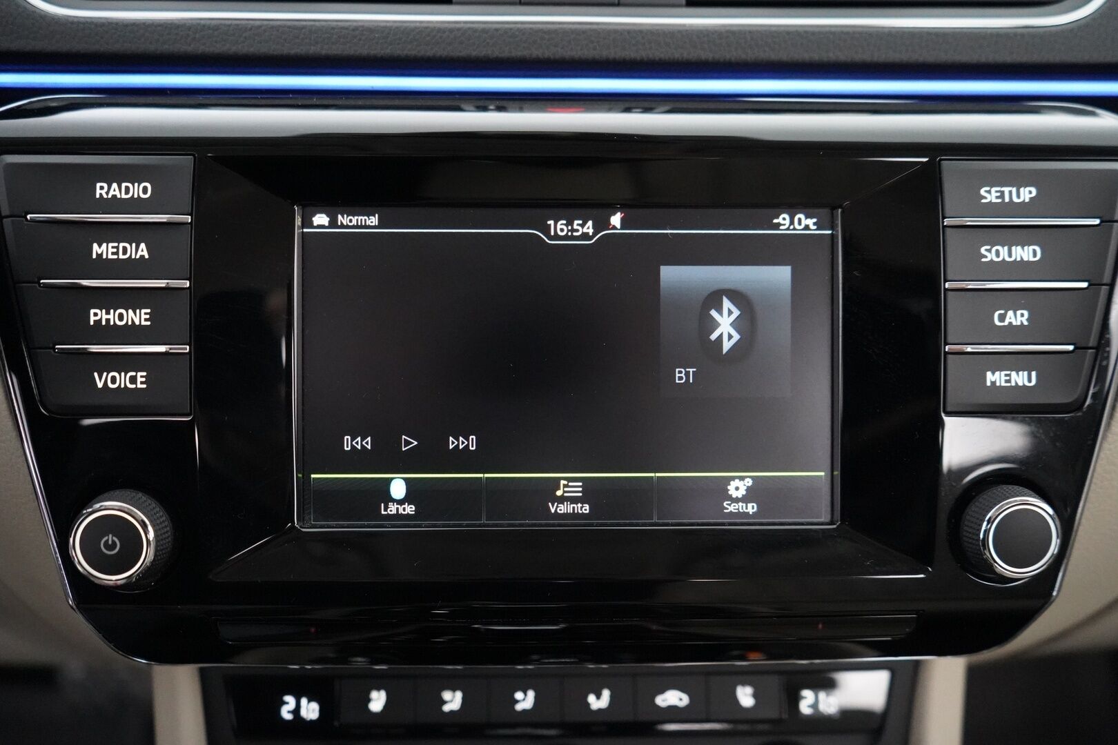 Skoda Superb 2016 2,0 TDI 190 4x4 L&K DSG Autom. *Ilmastoidut penkit muistilla / Webasto / ACC / Koukku / Kamera / Canton* - Kahdet renkaat vanteilla / Juuri katsastettu / L&K / Neliveto - HULLUT AVAJAISHULINAT KORKOTARJOUS 3,29 %