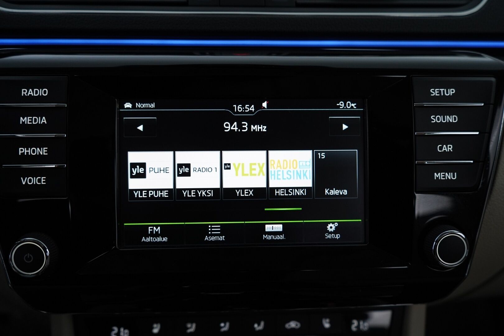 Skoda Superb 2016 2,0 TDI 190 4x4 L&K DSG Autom. *Ilmastoidut penkit muistilla / Webasto / ACC / Koukku / Kamera / Canton* - Kahdet renkaat vanteilla / Juuri katsastettu / L&K / Neliveto - HULLUT AVAJAISHULINAT KORKOTARJOUS 3,29 %