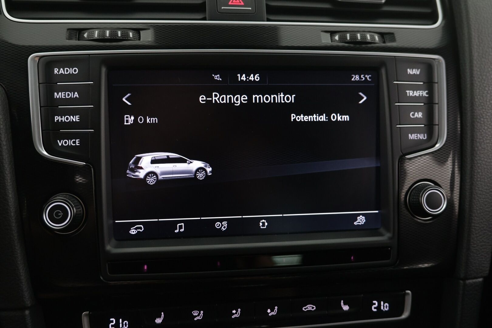 Volkswagen Golf 2015 GTE Plug-In Hybrid 150 kW (204 hv) DSG-automaatti - Adapt. Vak. / Kaistavahti / P. Tutkat / Discover Pro / Esilämmitys!