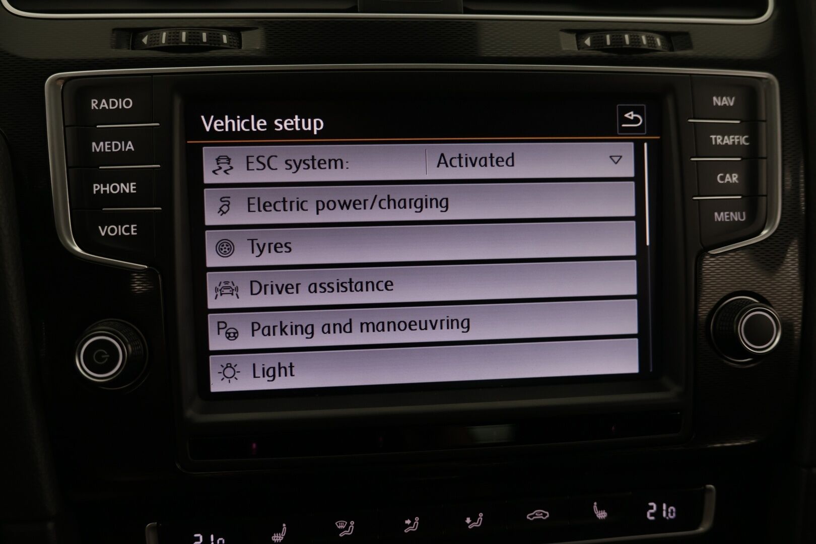 Volkswagen Golf 2015 GTE Plug-In Hybrid 150 kW (204 hv) DSG-automaatti - Adapt. Vak. / Kaistavahti / P. Tutkat / Discover Pro / Esilämmitys!