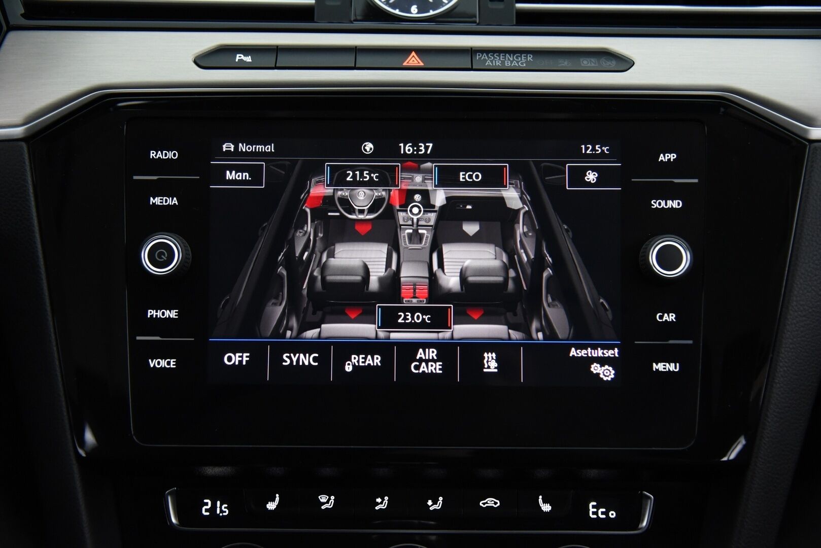 Volkswagen Passat 2018 Variant GTE Plug-In Hybrid 160 kW (218 hv) DSG-aut / Koukku / Webasto / ACC / P-kamera / App Connect - Uudemmalla keskinäytöllä / Jakopää vaihdettu -24 & 01/26 huollettu! 