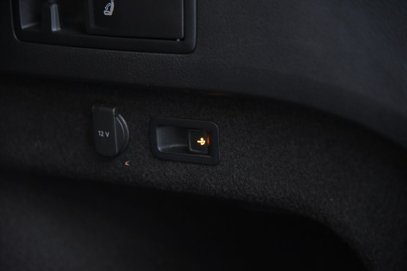 Volkswagen Passat 2018 Variant GTE Plug-In Hybrid 160 kW (218 hv) DSG-aut / Koukku / Webasto / ACC / P-kamera / App Connect - Uudemmalla keskinäytöllä / Jakopää vaihdettu -24 & 01/26 huollettu! 