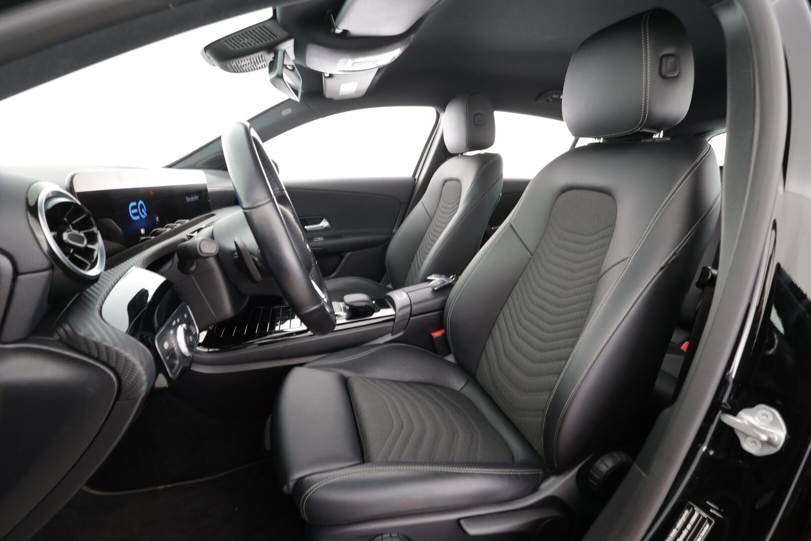 Mercedes-Benz A 2021 250 e A Business Style Edition EQ Power * Distronic Pro / Puolinahat / LED / Navi / P.kamera / Kaistavahti * - Suomi-auto / Kahdet renkaat aluvanteilla / Merkkihuollettu