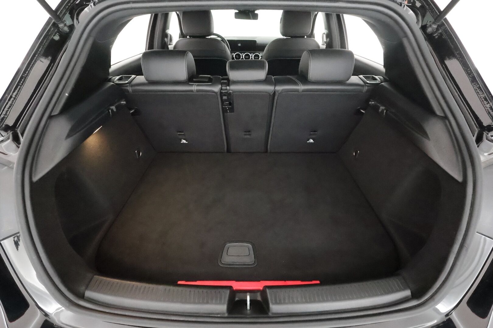Mercedes-Benz A 2021 250 e A Business Style Edition EQ Power * Distronic Pro / Puolinahkasisusta / Peruutuskamera / LED / Comand Navi / Kaistavahti! - Akku kuntotarkastettu SoH 95,2% / Suomi-auto / Kahdet renkaat aluvanteilla / Merkkihuollettu