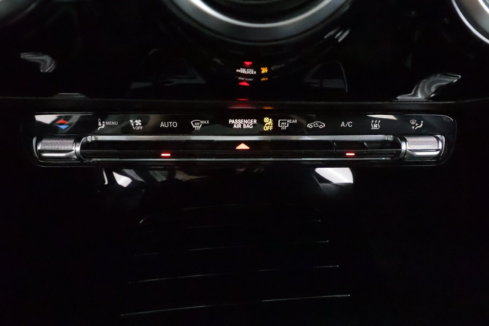 Mercedes-Benz A 2021 250 e A Business Style Edition EQ Power * Distronic Pro / Puolinahat / LED / Navi / P.kamera / Kaistavahti * - Suomi-auto / Kahdet renkaat aluvanteilla / Merkkihuollettu