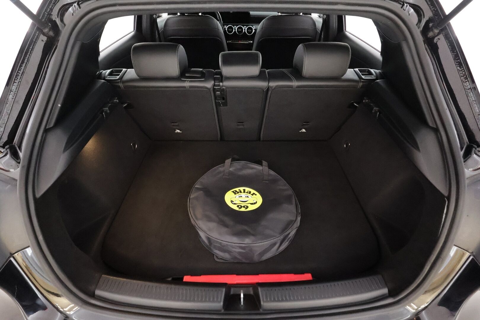 Mercedes-Benz A 2021 250 e A Business Style Edition EQ Power * Distronic Pro / Puolinahkasisusta / Peruutuskamera / LED / Comand Navi / Kaistavahti! - Akku kuntotarkastettu SoH 95,2% / Suomi-auto / Kahdet renkaat aluvanteilla / Merkkihuollettu