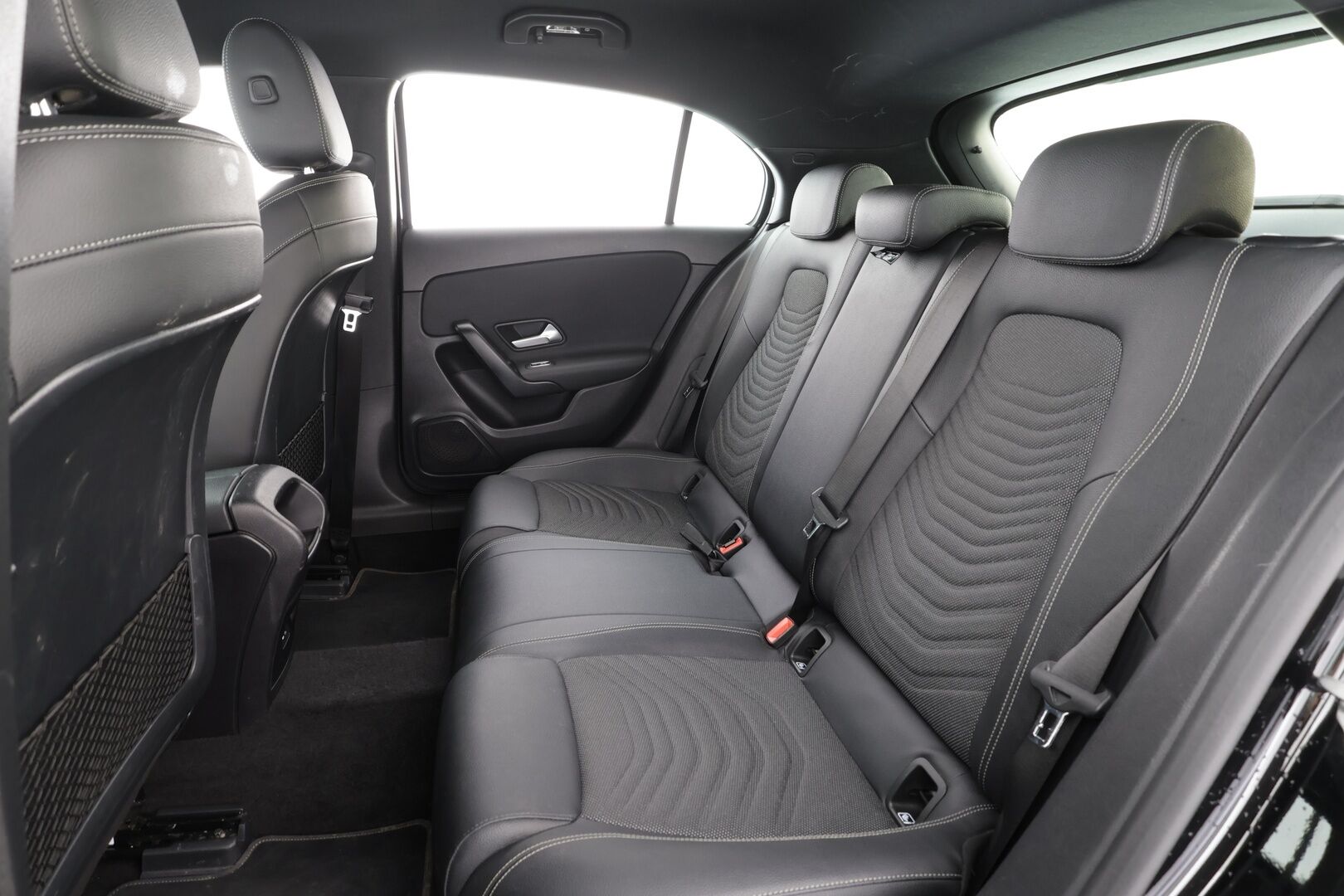 Mercedes-Benz A 2021 250 e A Business Style Edition EQ Power * Distronic Pro / Puolinahat / LED / Navi / P.kamera / Kaistavahti * - Suomi-auto / Kahdet renkaat aluvanteilla / Merkkihuollettu