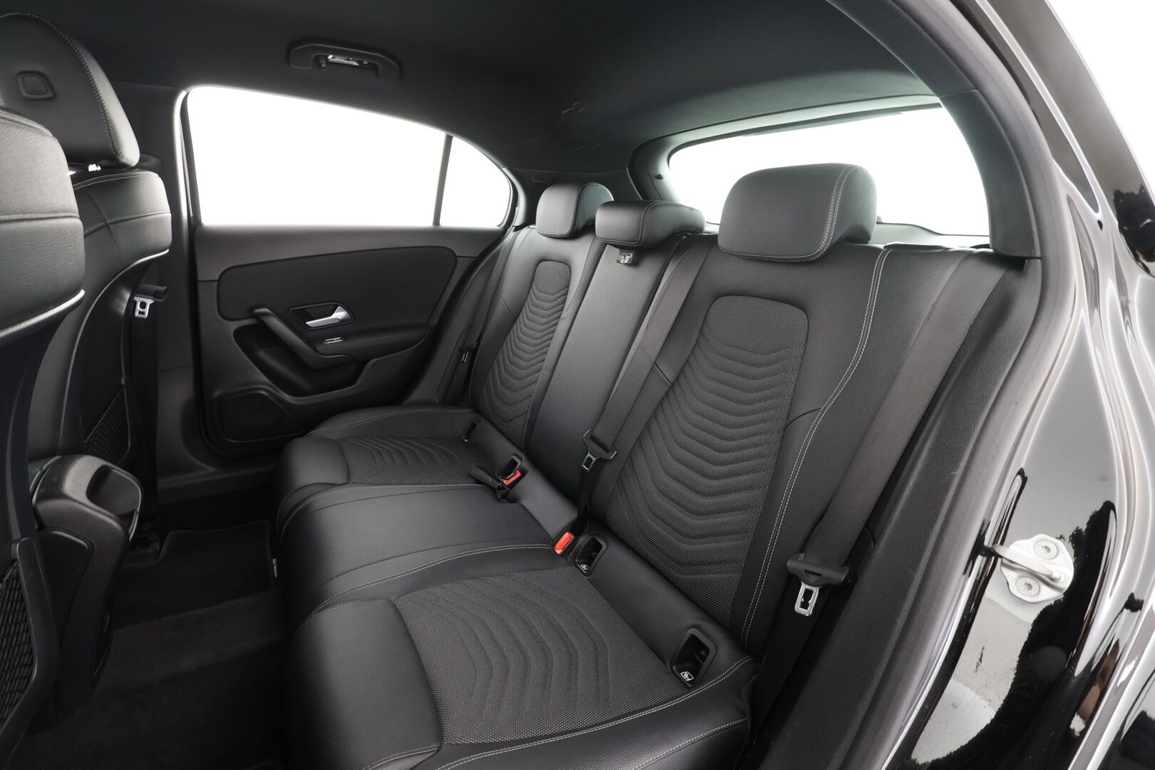 Mercedes-Benz A 2021 250 e A Business Style Edition EQ Power * Distronic Pro / Puolinahat / LED / Navi / P.kamera / Kaistavahti * - Suomi-auto / Kahdet renkaat aluvanteilla / Merkkihuollettu