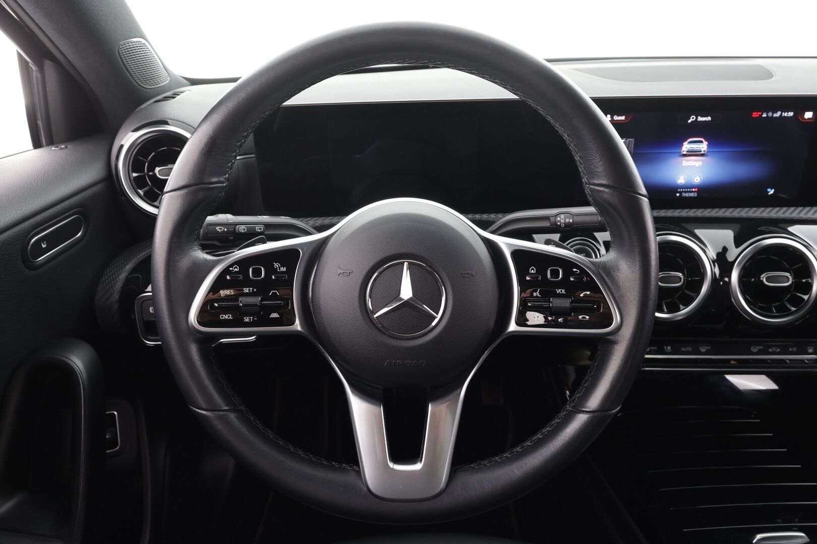 Mercedes-Benz A 2021 250 e A Business Style Edition EQ Power * Distronic Pro / Puolinahat / LED / Navi / P.kamera / Kaistavahti * - Suomi-auto / Kahdet renkaat aluvanteilla / Merkkihuollettu