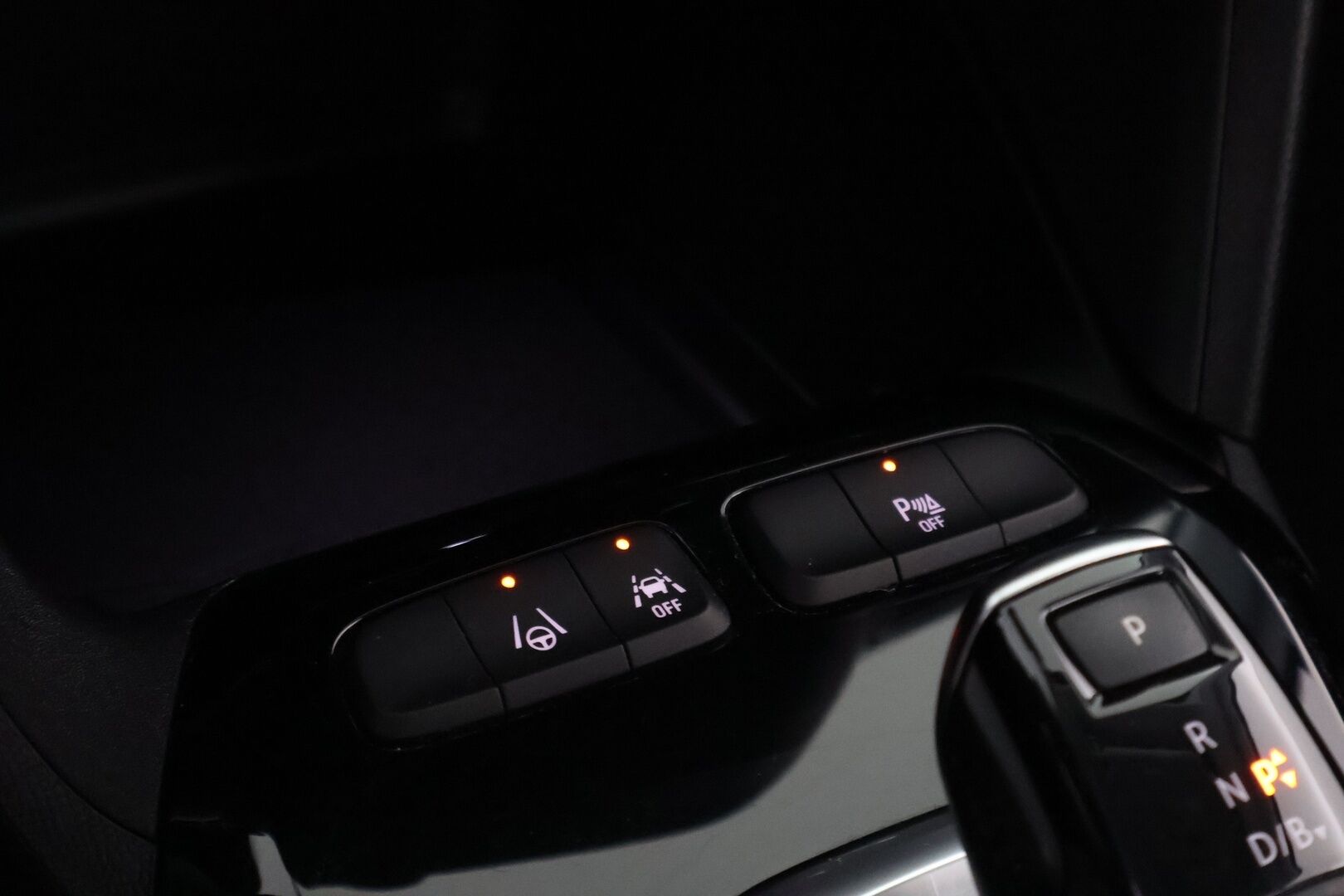 Opel Corsa-e 2020 5-ov Executive 136 automaatti * Lämpöpumppu / Adapt.Vakkari / Nahkasisusta / LED / BLIS / 360-Kamera - Supervarusteet / Suomiauto / Juuri tullut Tampereelle! - HULLUT JOULUT KORKOTARJOUS 2,49% 