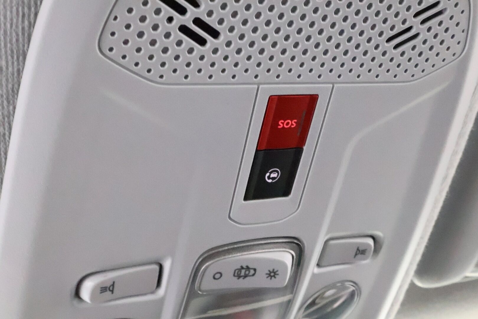 Opel Corsa-e 2020 5-ov Executive 136 automaatti * Sähköinen lisälämmitin / Adapt.Vakkari / Nahkasisusta / LED / BLIS / 360-Kamera - Supervarusteet / Suomiauto / Juuri tullut Tampereelle!