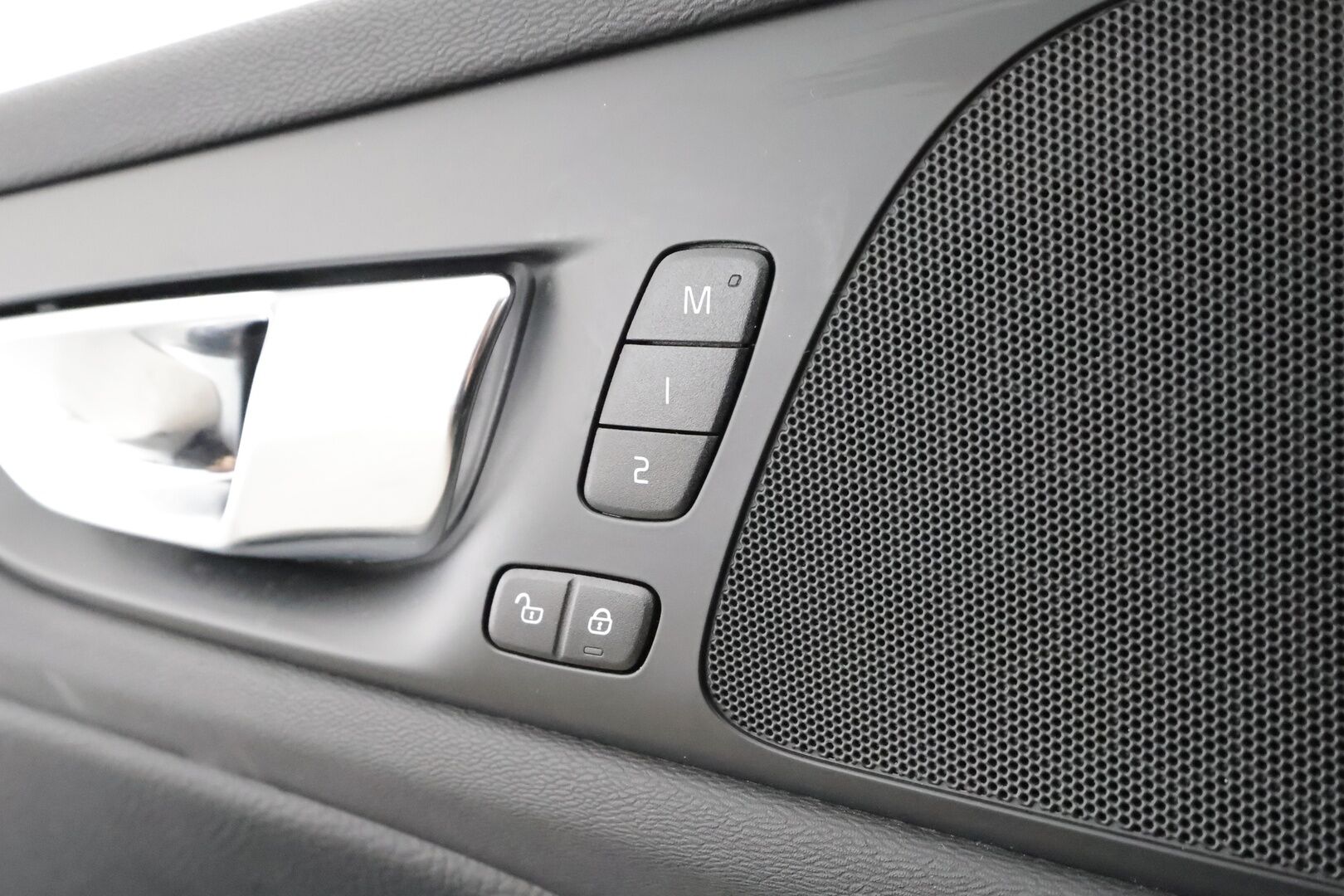 Volvo V60 2021 T6 TwE AWD Business Inscription Expression aut * Panorama / ACC / Webasto / Full-LED / P.kamera / Nahkasisusta * - Webasto / Koukku / 1-om Suomi-auto / 2x Latauskaapelit / Kahdet renkaat aluvanteilla - HULLUT AVAJAISHULINAT KORKOTARJOUS 3,29 %