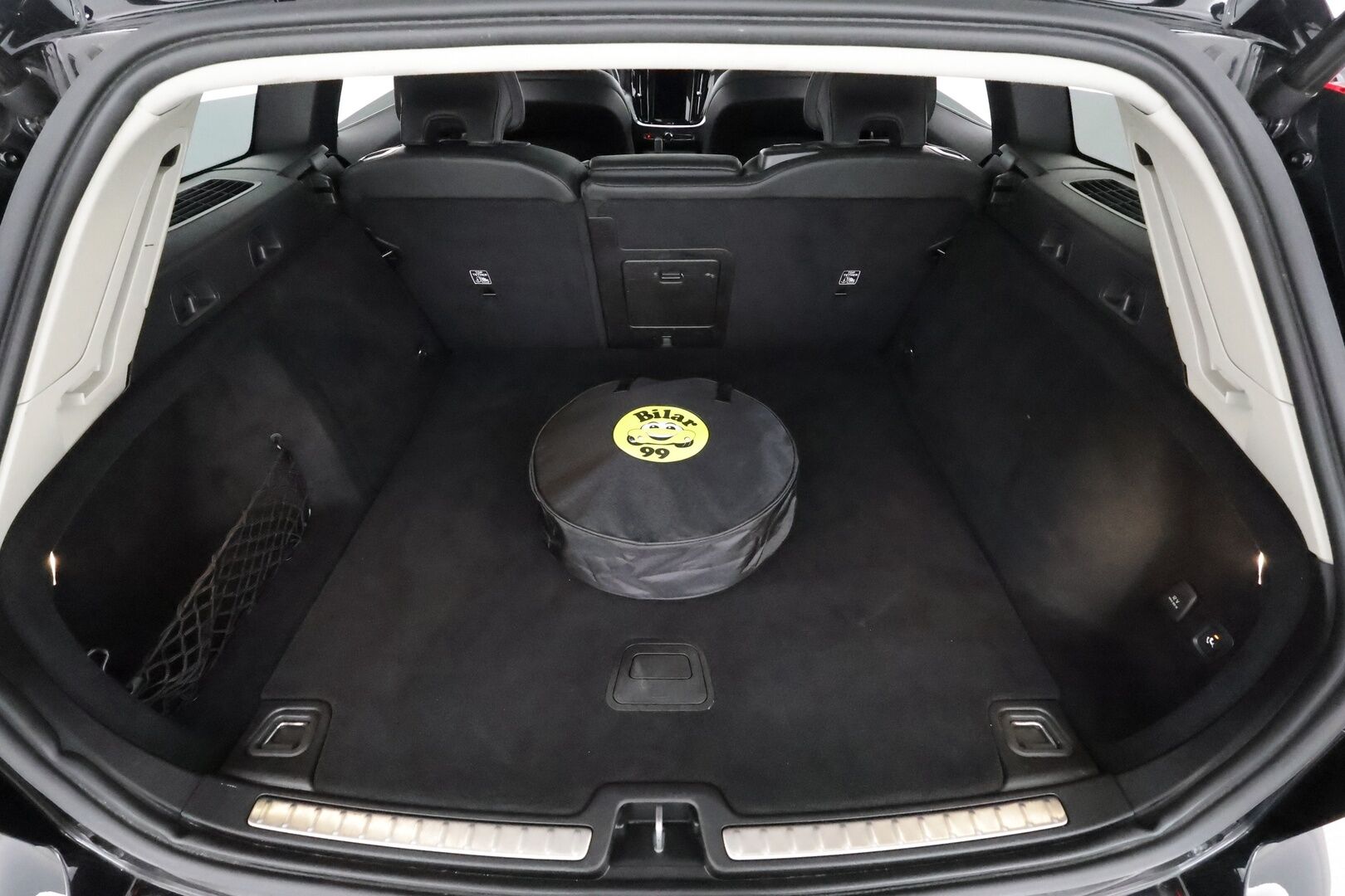 Volvo V60 2021 T6 TwE AWD Business Inscription Expression aut * Panorama / ACC / Full-LED / P.kamera / Sportpenkki Muistilla * - Webasto / Koukku / 1-om Suomi-auto / 2x Latauskaapelit / Kahdet renkaat aluvanteilla 