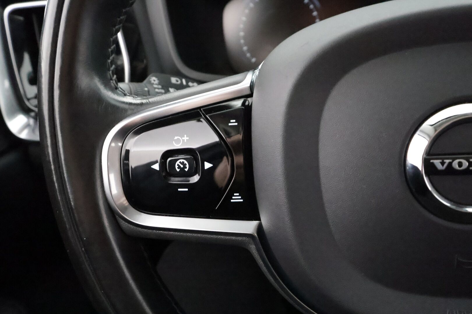 Volvo V60 2021 T6 TwE AWD Business Inscription Expression aut * Panorama / ACC / Webasto / Full-LED / P.kamera / Nahkasisusta * - Webasto / Koukku / 1-om Suomi-auto / 2x Latauskaapelit / Kahdet renkaat aluvanteilla - HULLUT AVAJAISHULINAT KORKOTARJOUS 3,29 %