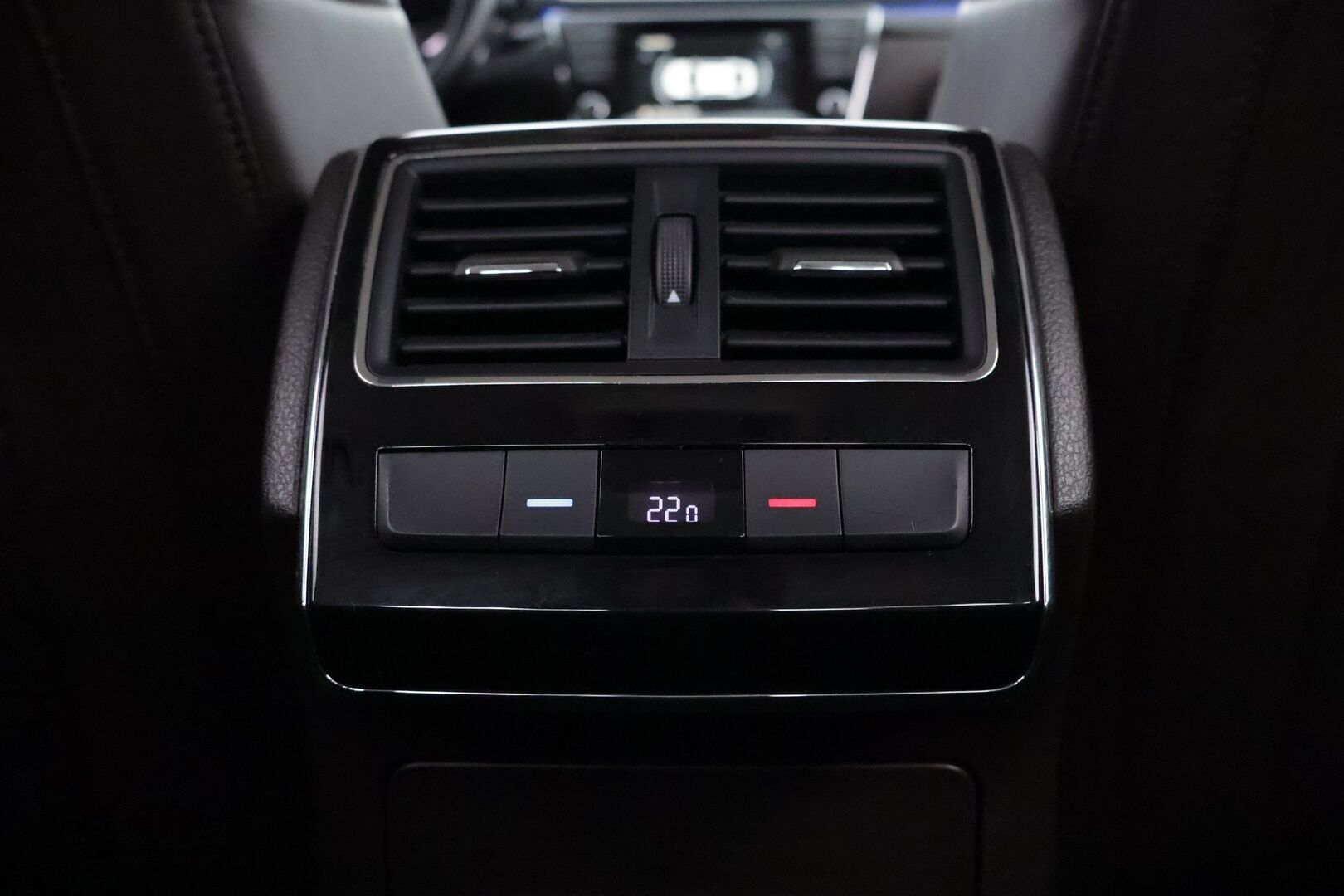 Skoda Superb 2015 2,0 TDI 190 L&K DSG Autom. - Laurin & Klement | Webasto | Adapt.vakkari | Canton | Vetokoukku | Nahkasisusta | Muistipenkki | LED | Juuri saapunut!