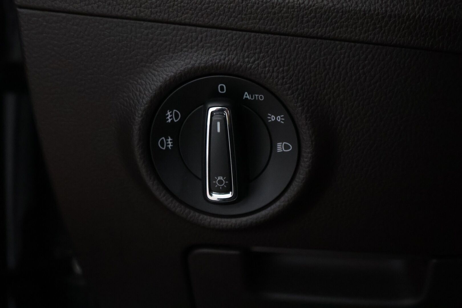 Skoda Superb 2015 2,0 TDI 190 L&K DSG Autom. - Laurin & Klement | Webasto | Adapt.vakkari | Canton | Vetokoukku | Nahkasisusta | Muistipenkki | LED | Juuri saapunut!