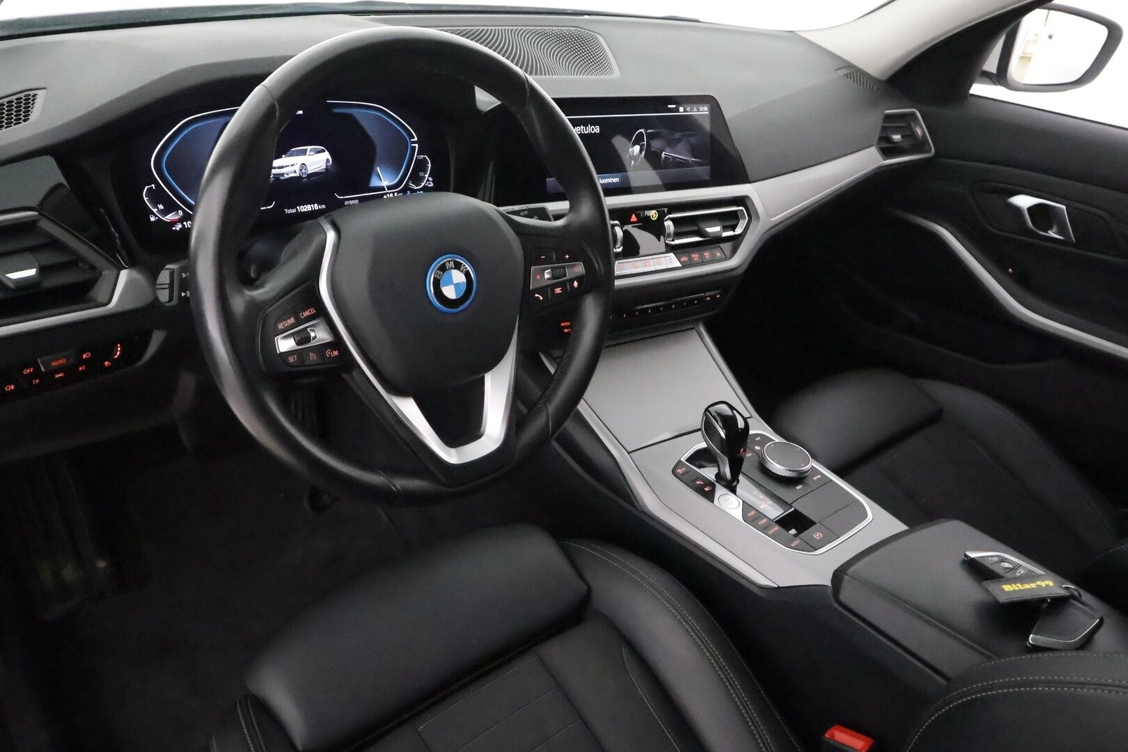 BMW 320 2022 G21 Touring 320e xd Charged Edition ** P.Tutkat / LED-valot / Sporttipenkit / Koukku / Navi / Kaistavahti / Keyless ** - 1.Om Suomi-auto / Merkkihuollettu / 2x Renkaat / Akku Kuntotarkistettu!