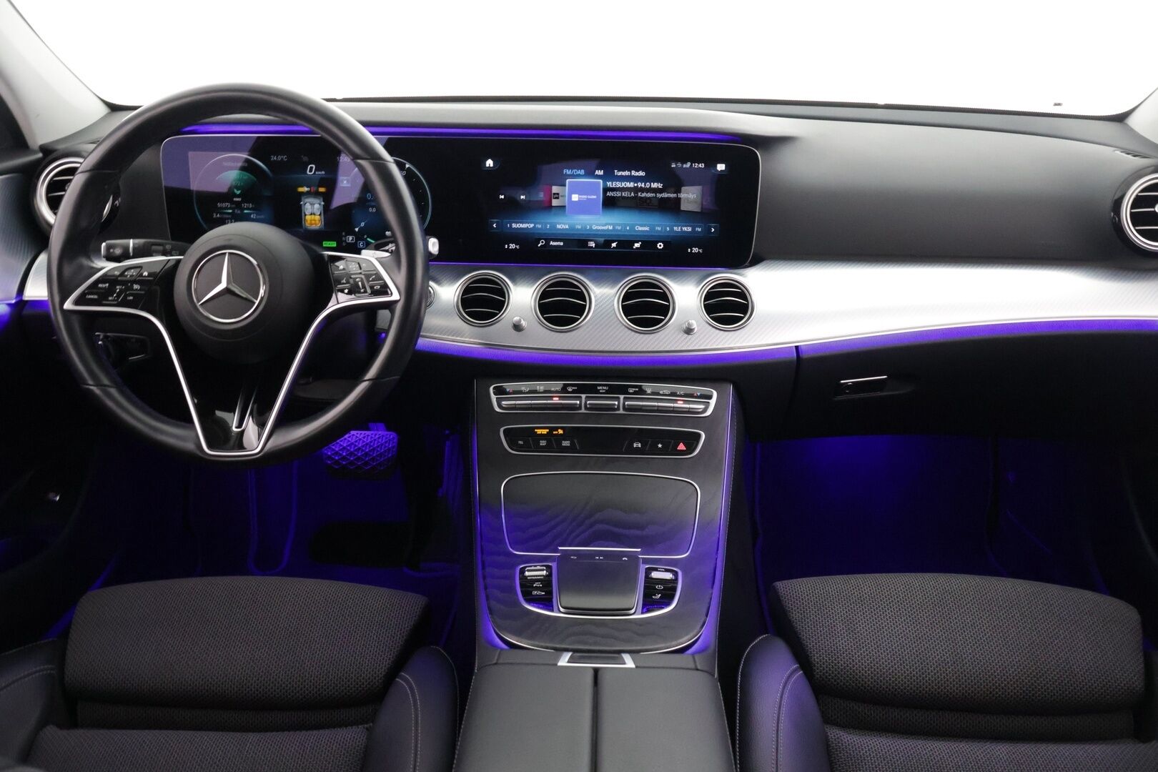 Mercedes-Benz E 2021 300 de T A Business Edition EQ Power *Widescreen / Ambient valot / Burmester äänentoisto!* - 3,99 % KORKOTARJOUS TÄHÄN AUTOON - Kahdet vanteet / Hyvin pidetty / Todella kattavat varusteet!