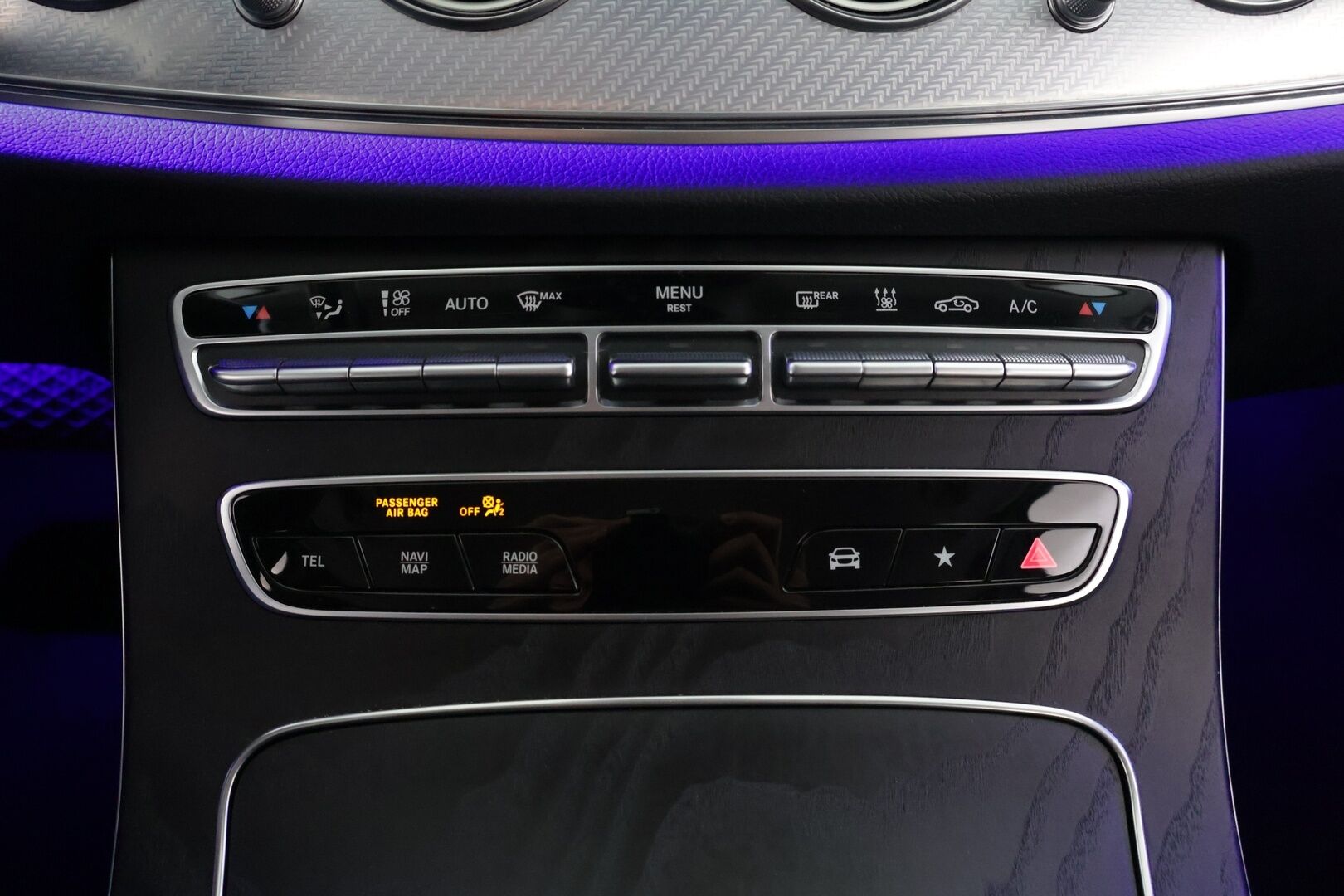 Mercedes-Benz E 2021 300 de T A Business Edition EQ Power *Widescreen / Ambient valot / Burmester äänentoisto!* - 3,99 % KORKOTARJOUS TÄHÄN AUTOON - Kahdet vanteet / Hyvin pidetty / Todella kattavat varusteet!