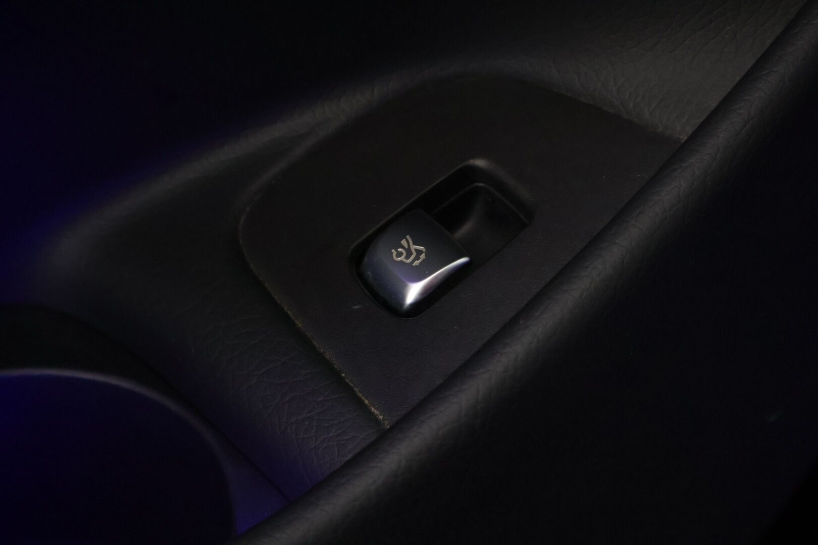 Mercedes-Benz E 2021 300 de T A Business Edition EQ Power *Widescreen / Ambient valot / Burmester äänentoisto!* - 3,99 % KORKOTARJOUS TÄHÄN AUTOON - Kahdet vanteet / Hyvin pidetty / Todella kattavat varusteet!