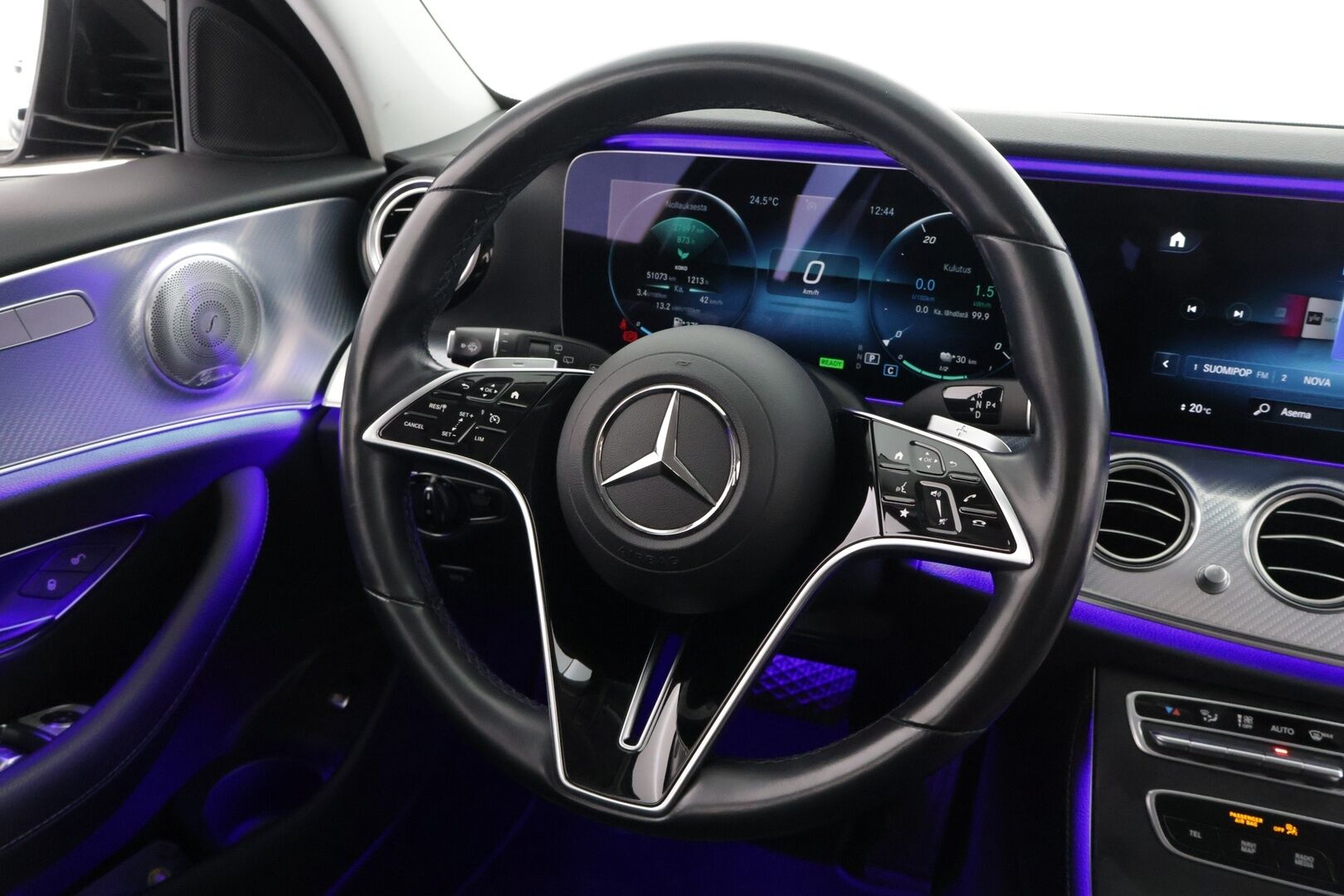 Mercedes-Benz E 2021 300 de T A Business Edition EQ Power *Widescreen / Ambient valot / Burmester äänentoisto!* - 3,99 % KORKOTARJOUS TÄHÄN AUTOON - Kahdet vanteet / Hyvin pidetty / Todella kattavat varusteet!