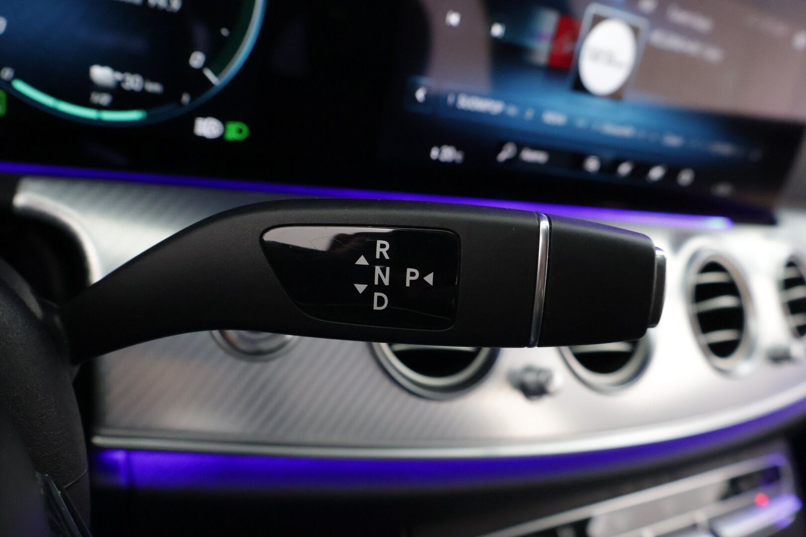 Mercedes-Benz E 2021 300 de T A Business Edition EQ Power *Widescreen / Ambient valot / Burmester äänentoisto!* - 3,99 % KORKOTARJOUS TÄHÄN AUTOON - Kahdet vanteet / Hyvin pidetty / Todella kattavat varusteet!