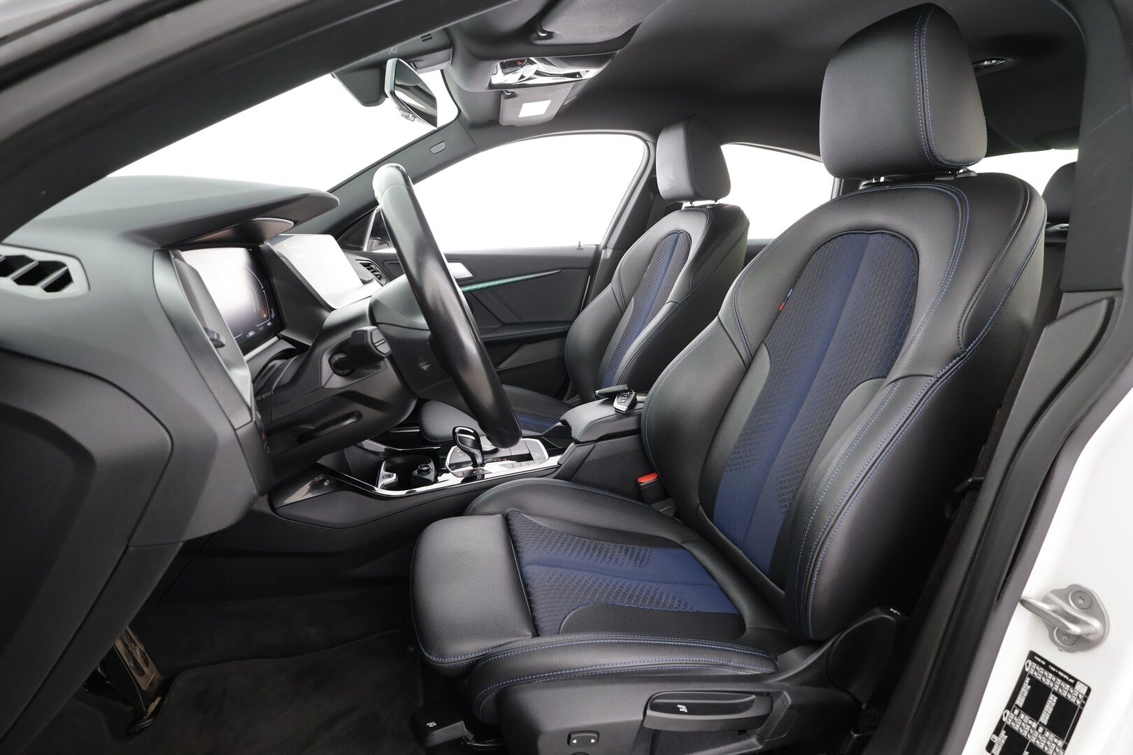 BMW 218 2022 F44 Gran Coupé 218i A Business M Sport * LED / P.Kamera / Sportpenkit / Navi / Kaistavahti / Sisätilanlämmitin * - 1-om Suomi-auto / Kahdet renkaat / Merkkihuollettu! - HULLUT VÄLIPÄIVÄT KORKOTARJOUS 2,49%