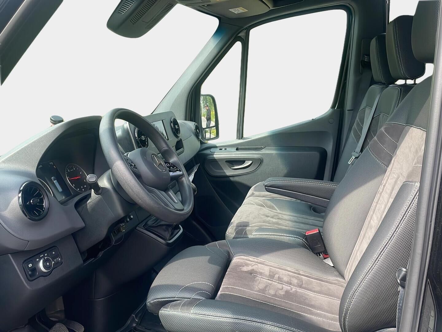 Mercedes-Benz Sprinter 2020 316 CDI Retkeilyauto 3+3 - Juuri saapunut | Vakkari | P-Kamera | Sorsan jatko-ohjaamo | Nukkumapaikka | Jääkaappi | Mikro | Invertteri | Televisio |