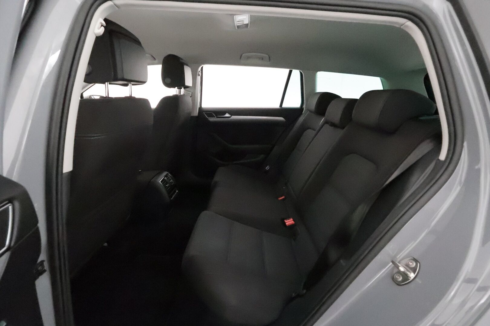 Volkswagen Passat 2022 Variant Comfort Business 2,0 TDI EVO SCR 110 kW DSG **Webasto / Koukku / Adapt.Vakkari / LED / 360° / Navi / Keyless** - 1-om Suomi-auto / Kahdet Renkaat